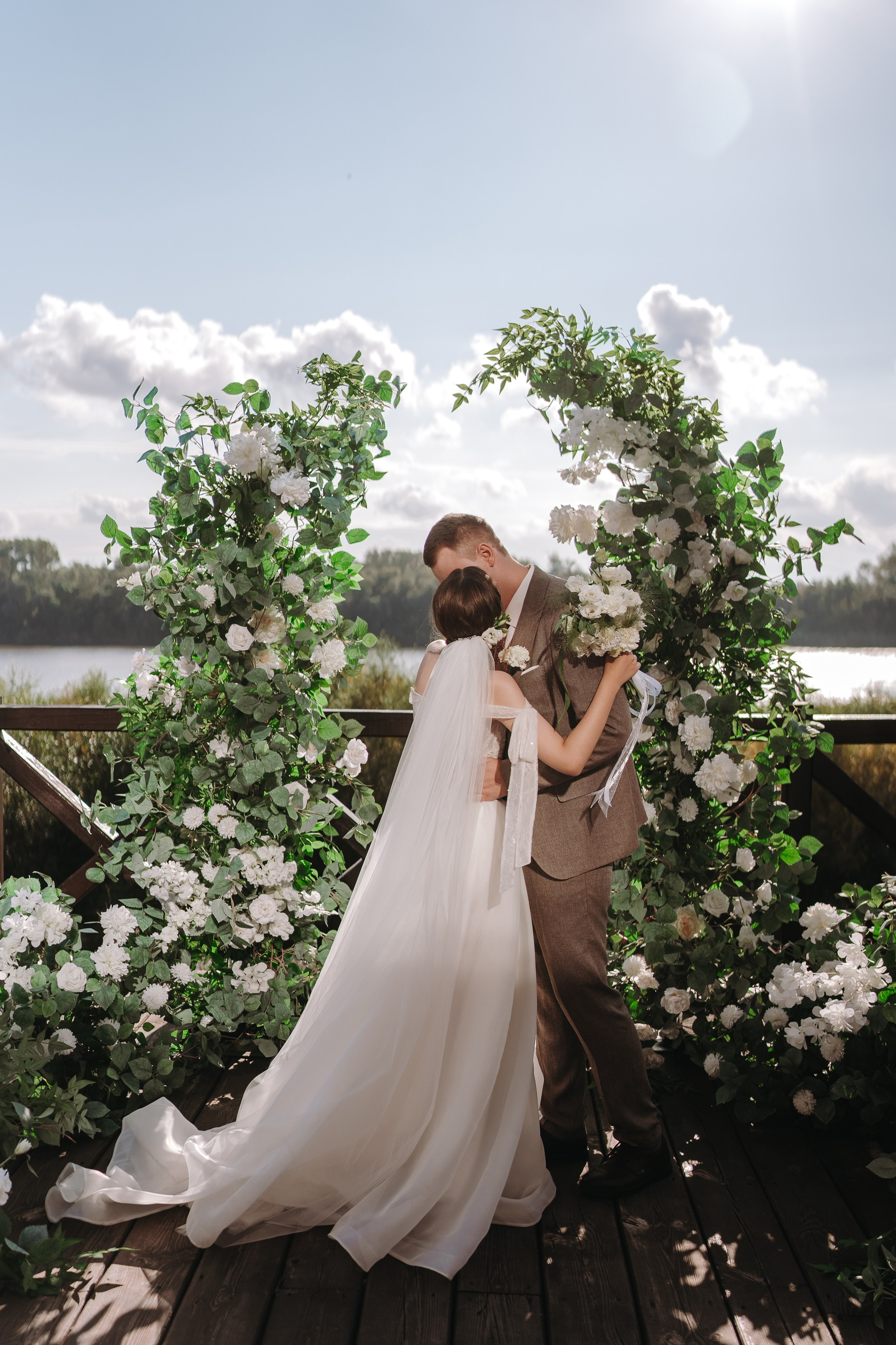 БАНКЕТНЫЙ ЗАЛ ТОРТУГА, ВЕДУЩИЙ АНДРЕЙ ОГНЕВ