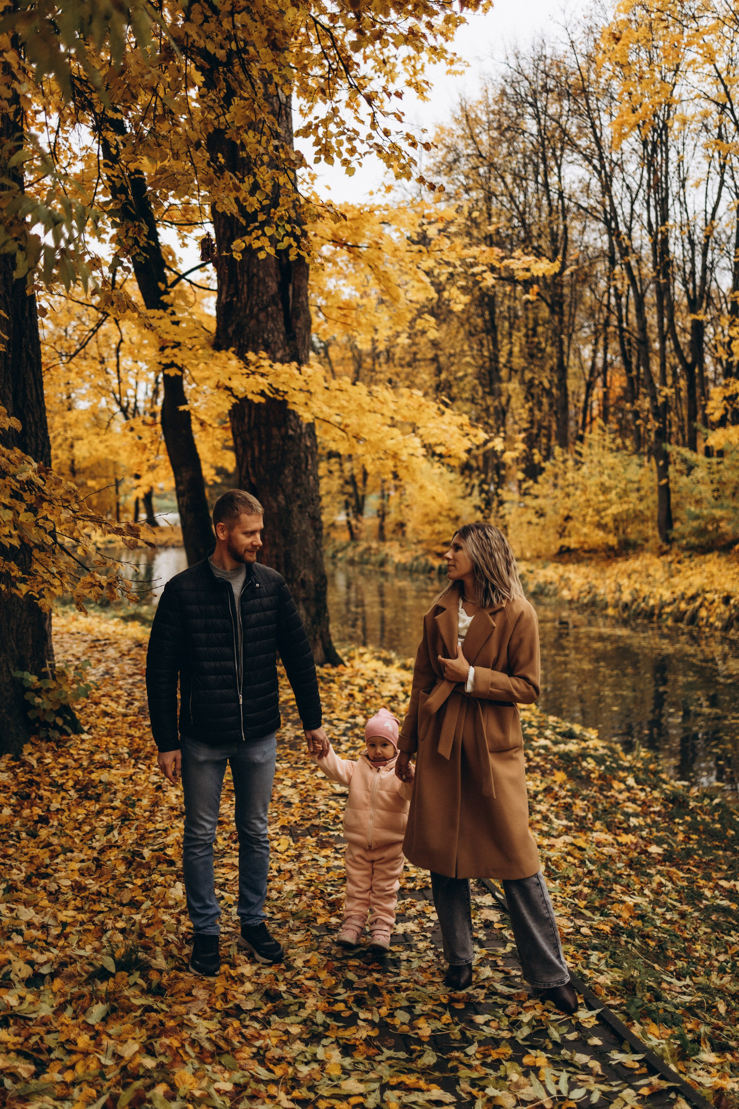 Осенняя семейная фотосъемка (11.10.2025 г.) г. Обнинск (Калужская обл.). Надежда Стар семейный и церковный фотограф в Жукове и Калужской области