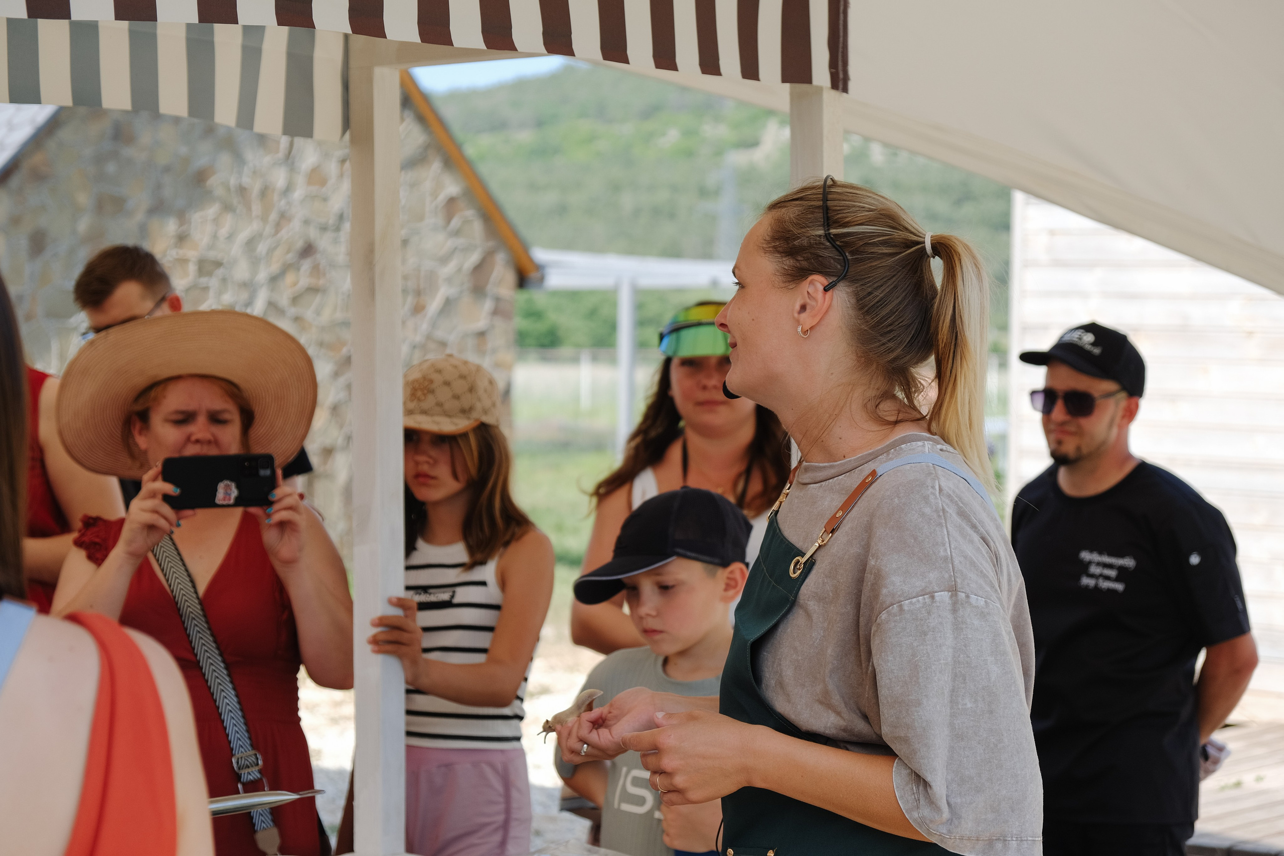 Репортаж на ферме. Профессиональная фотосъемка в Крыму. Натуральные эмоции и живые кадры. Забронируйте дату прямо сейчас!