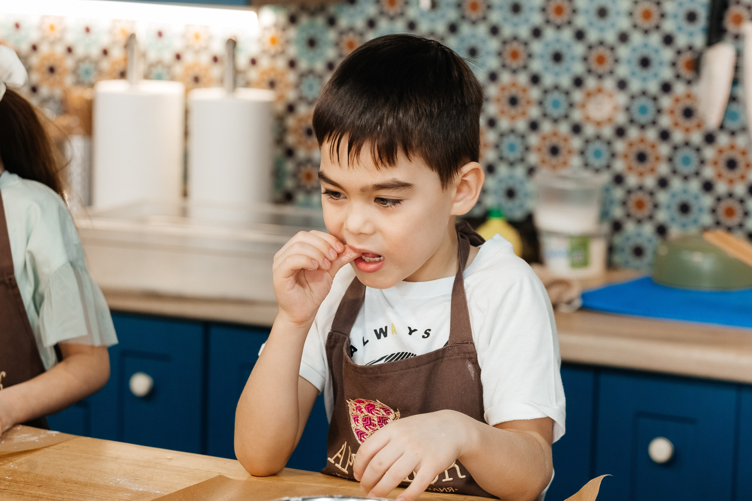 Детский мастер-класс в «АРТиШОК». Фотограф Кемерово | Сергей