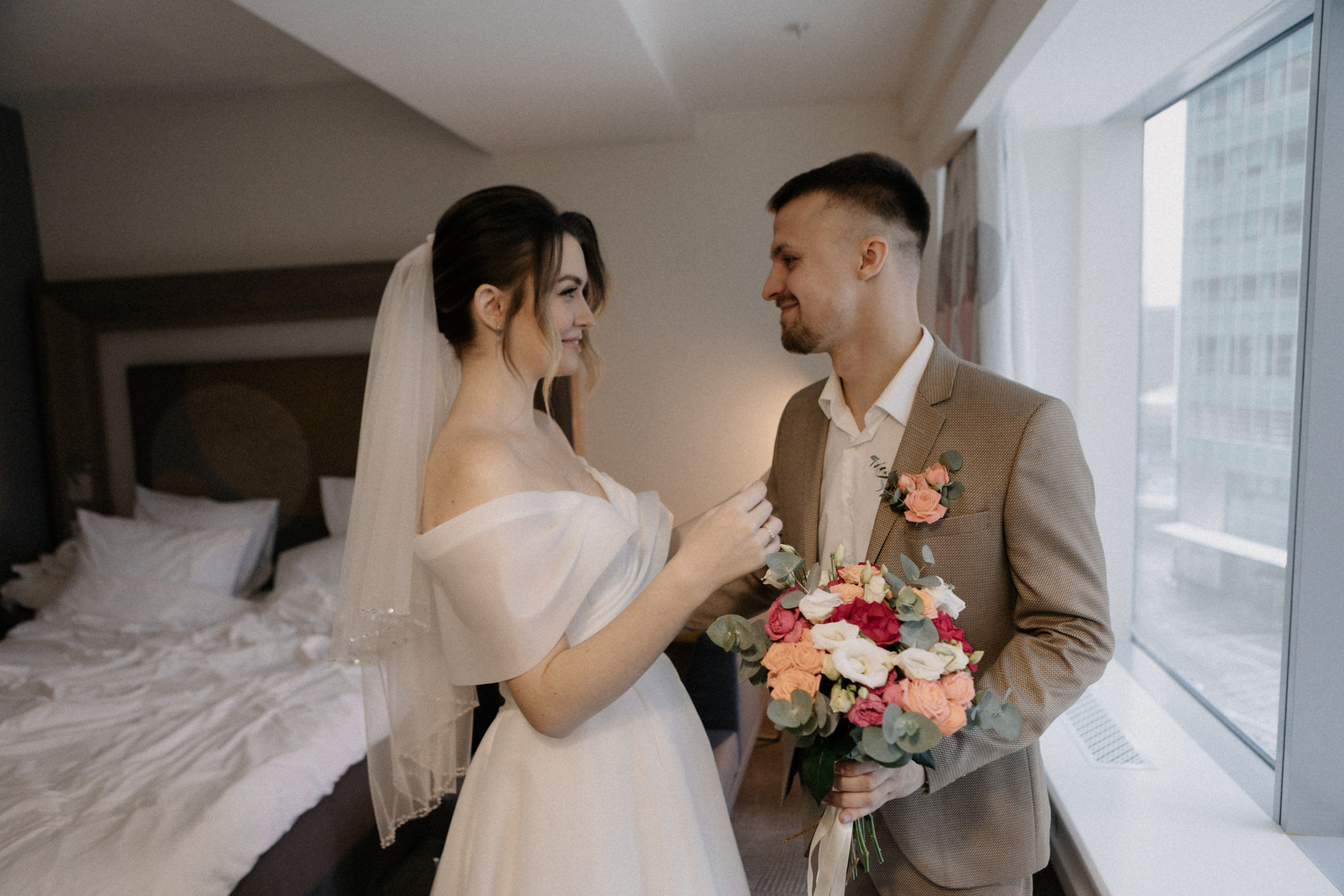 Ксюша и Илья. Утро в отеле роспись в Birds. Свадебный и портретный фотограф в Москве Анастасия Масюк