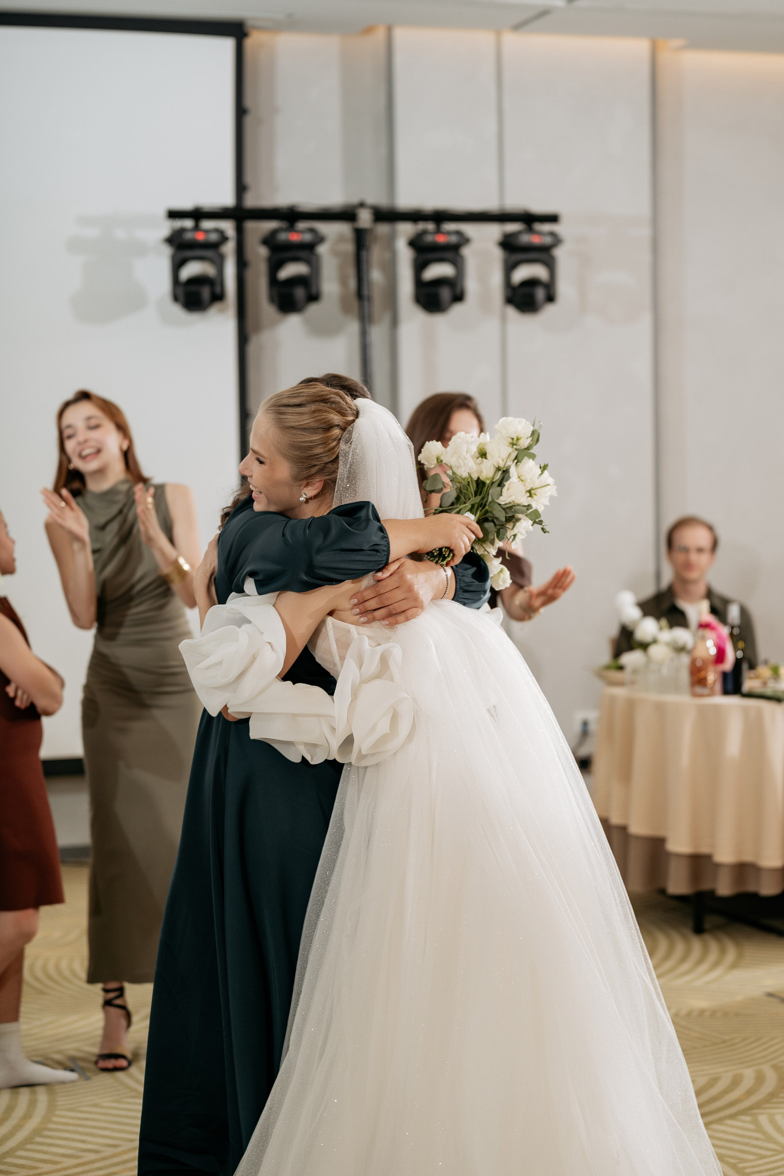 Выездная регистрация в Новороссийске - фотограф на церемонию у моря.