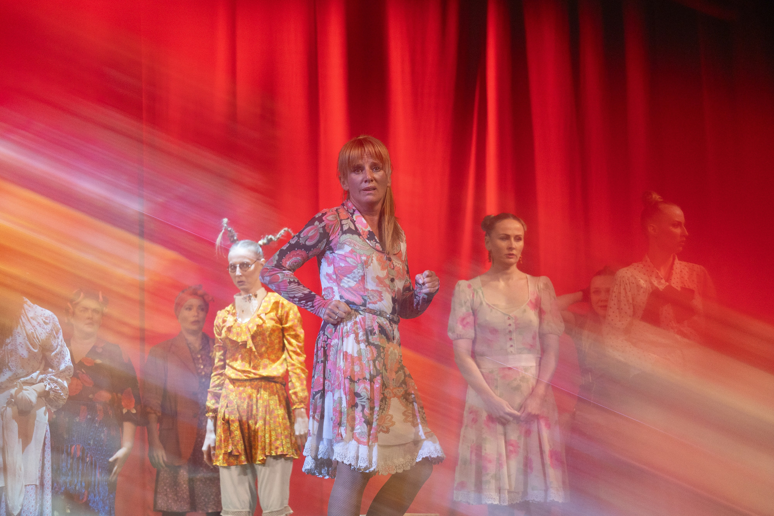 Спектакль Егора Дружинина «Всюду жизнь»