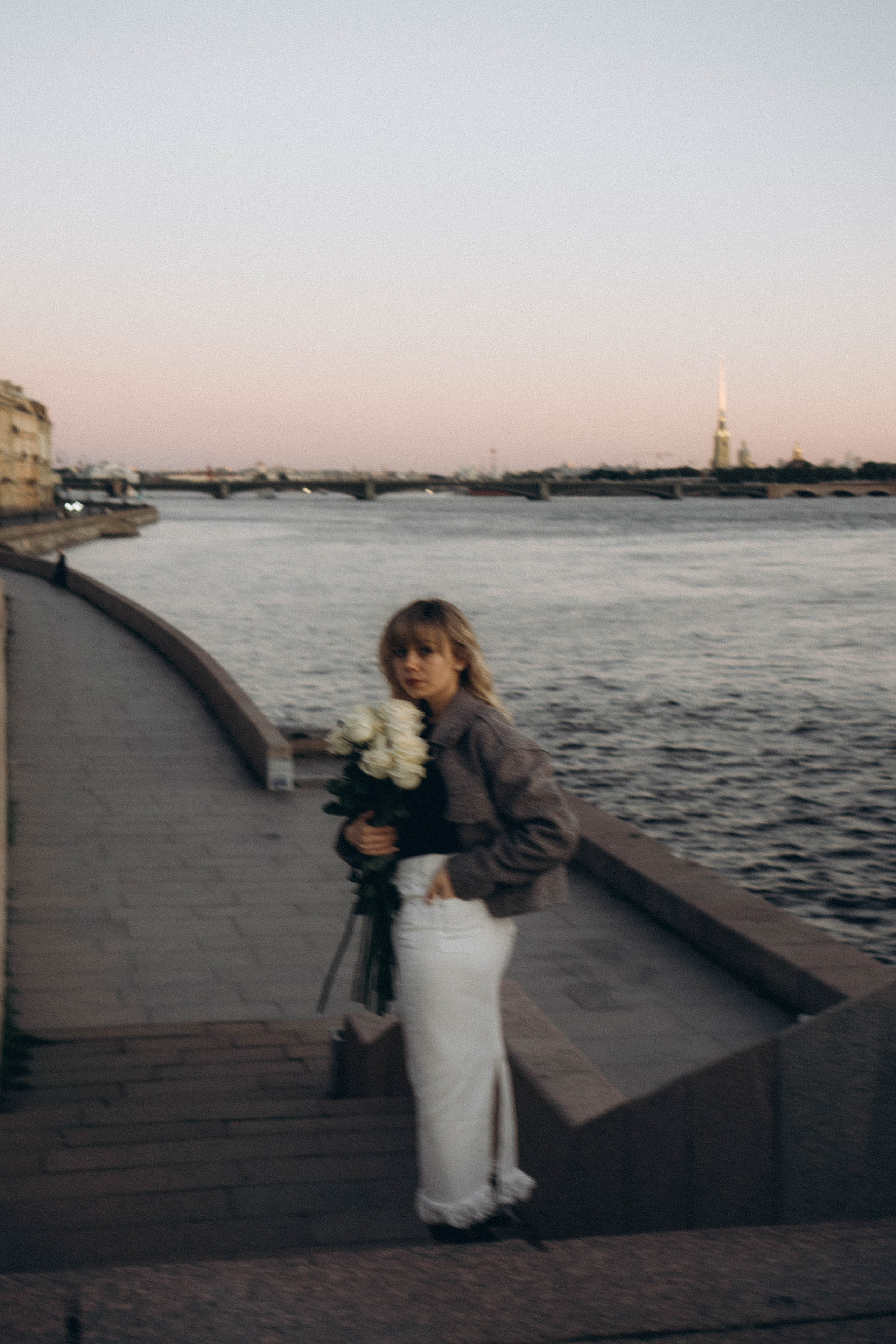 ПРОГУЛКА ПО ГОРОДУ В БЕЛЫЕ НОЧИ (другой вариант). Профессиональный фотограф, Санкт-Петербург — Виктория Богомолова