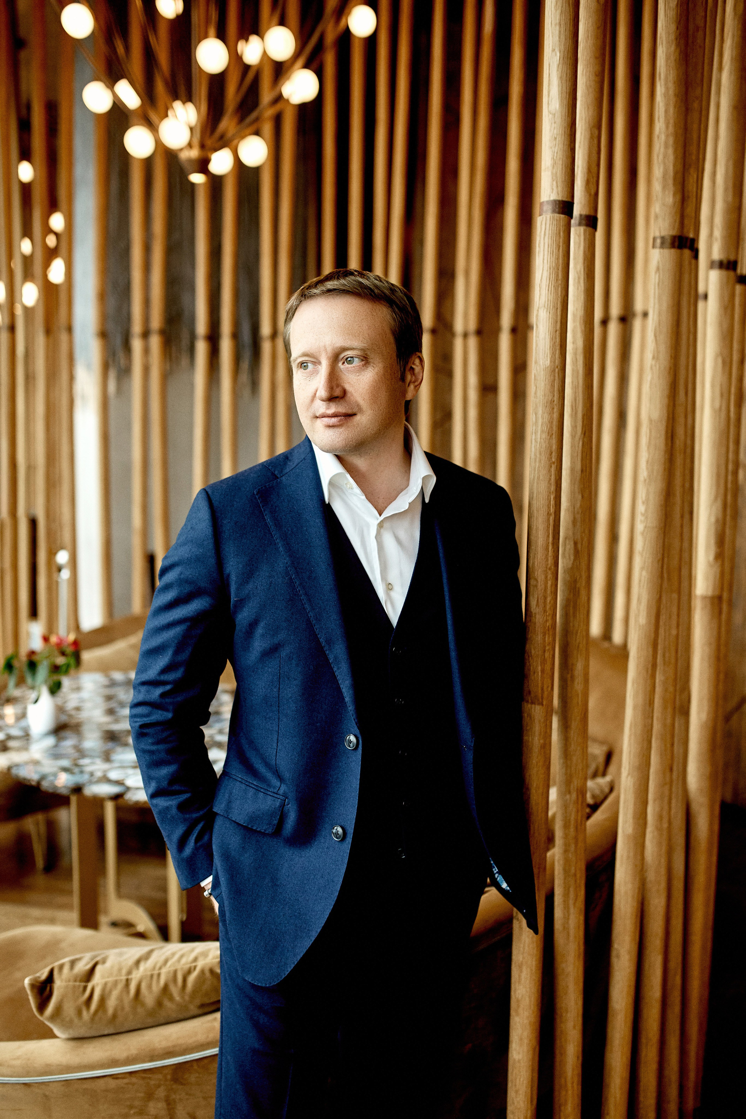 Свадебная фотосессия в Москва Сити с профессиональным фотографом — Цены, стоимость услуг фотографа на фотосъёмку свадьбы в Москва Сити