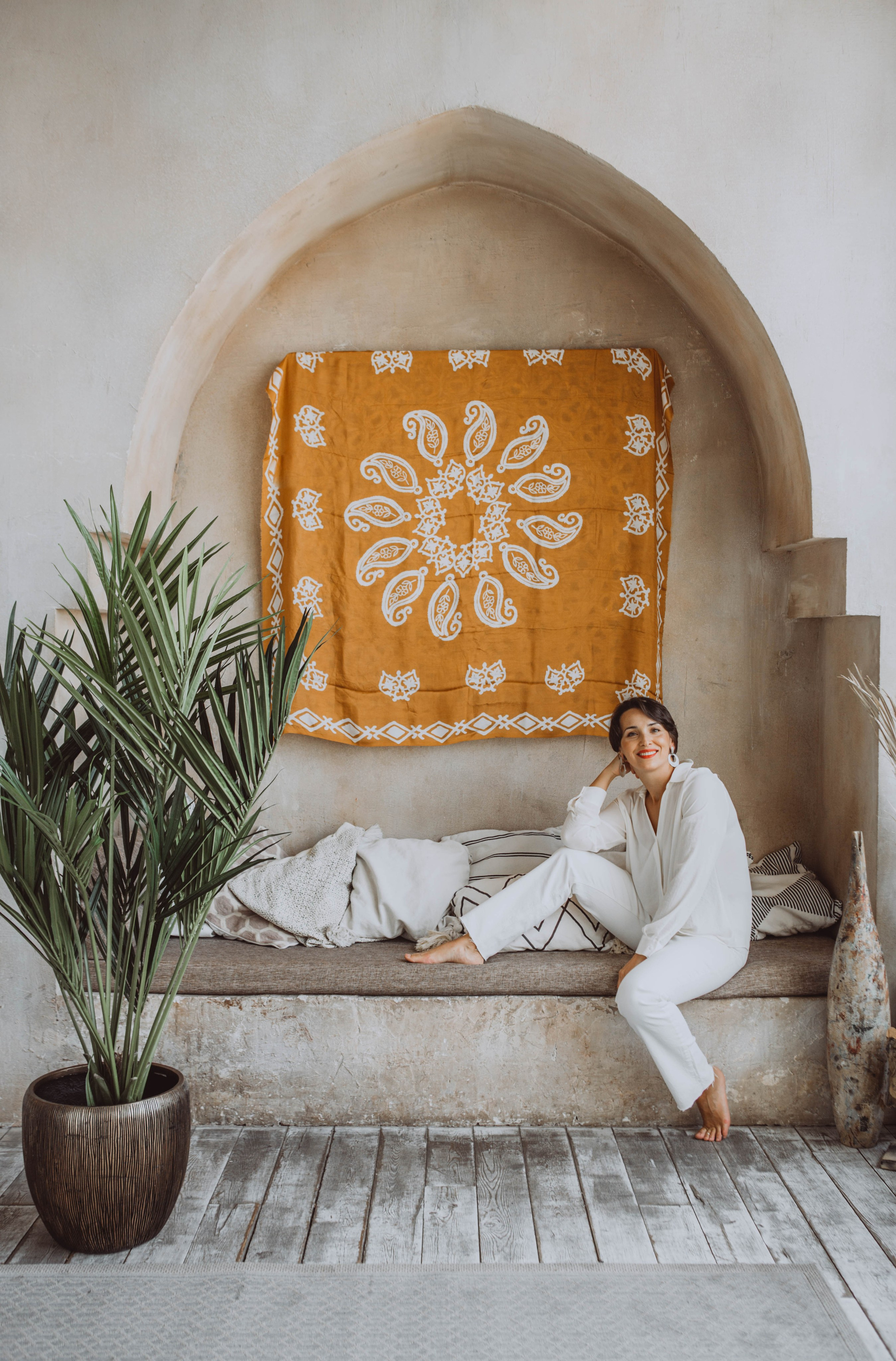 Кенуль. Хозяйка магазина «Азерсилк». Платки из натурального шелка. Портретный женский фотограф в Москве Наталия Глазова