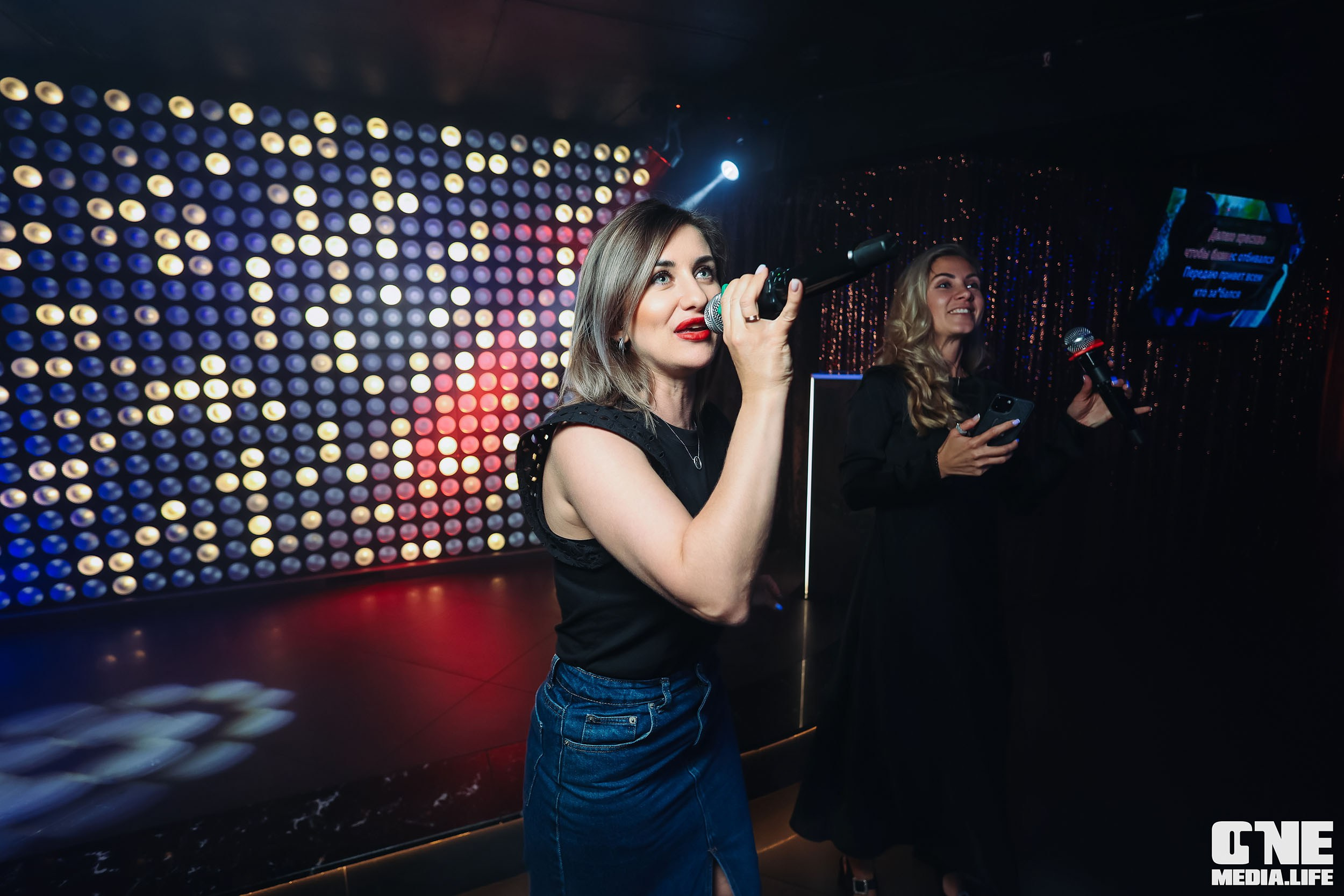 Фоторепортаж из караоке-клуба Эйфория. One Media Life: фоторепортажи, фотоотчеты с мероприятий и заведений