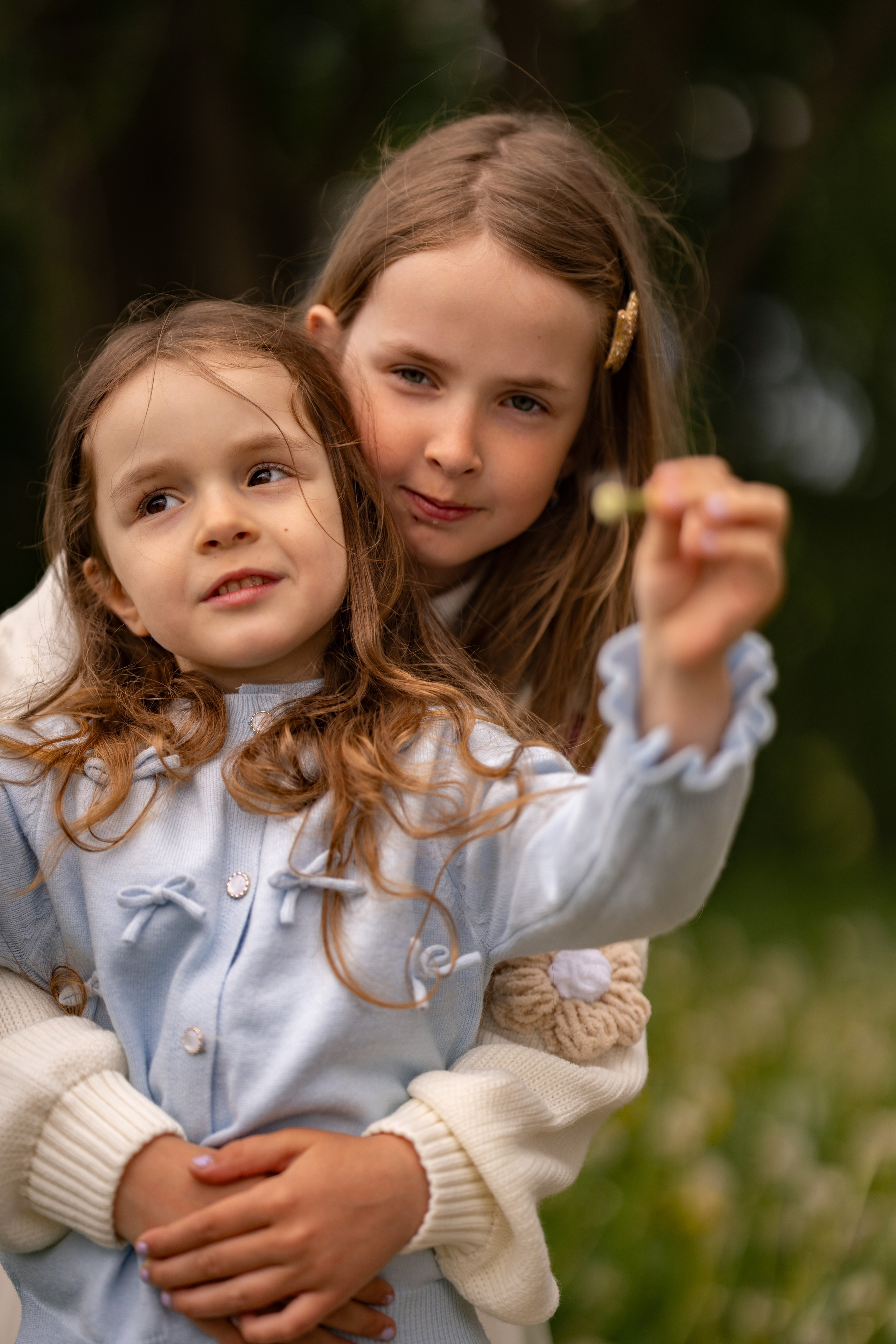 Ксения, Кирилл и Кристина в цветущем саду. Семейный и портретный фотограф в Санкт-Петербурге Татьяна Гримоть