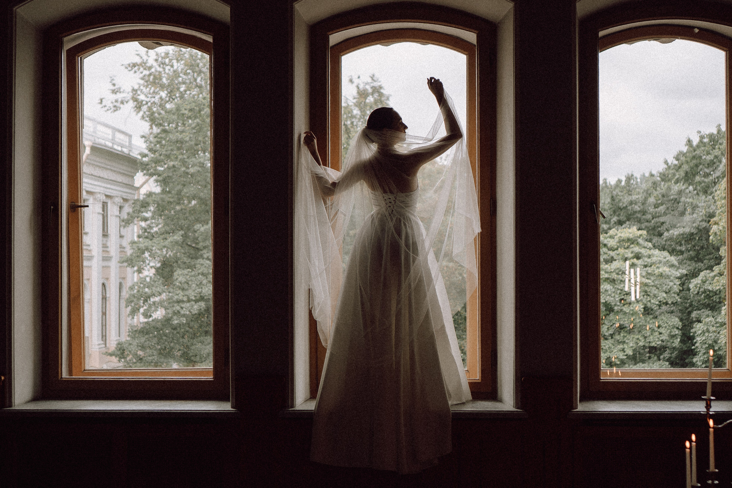 СВАДЕБНАЯ ПРОГУЛКА В САНТК-ПЕТЕРБУРГЕ (ИСАКИЕВСКИЙ СОБОР, ЗИМНЯЯ КАНАВКА, ЭРМИТАЖ И БОЛЬШАЯ МОРСКАЯ УЛИЦА). Профессиональный фотограф, Санкт-Петербург — Виктория Богомолова