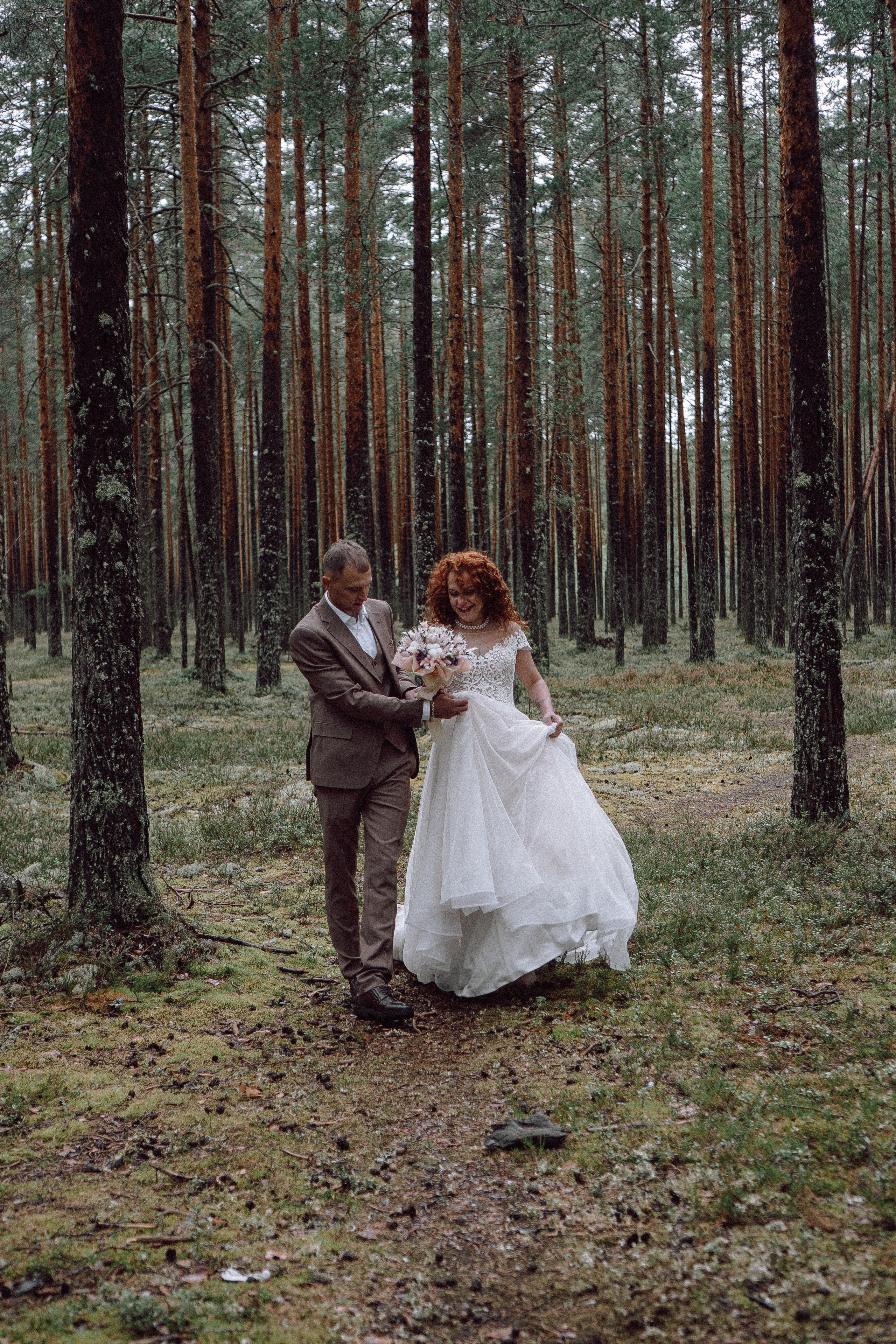 СВАДЕБНАЯ ФОТОСЕССИИЯ ПАРЫ В ГОРОДЕ ПРИОЗЕРСК В СОСНОВОМ ЛЕСУ И С ПИКАПОМ. Профессиональный фотограф, Санкт-Петербург — Виктория Богомолова