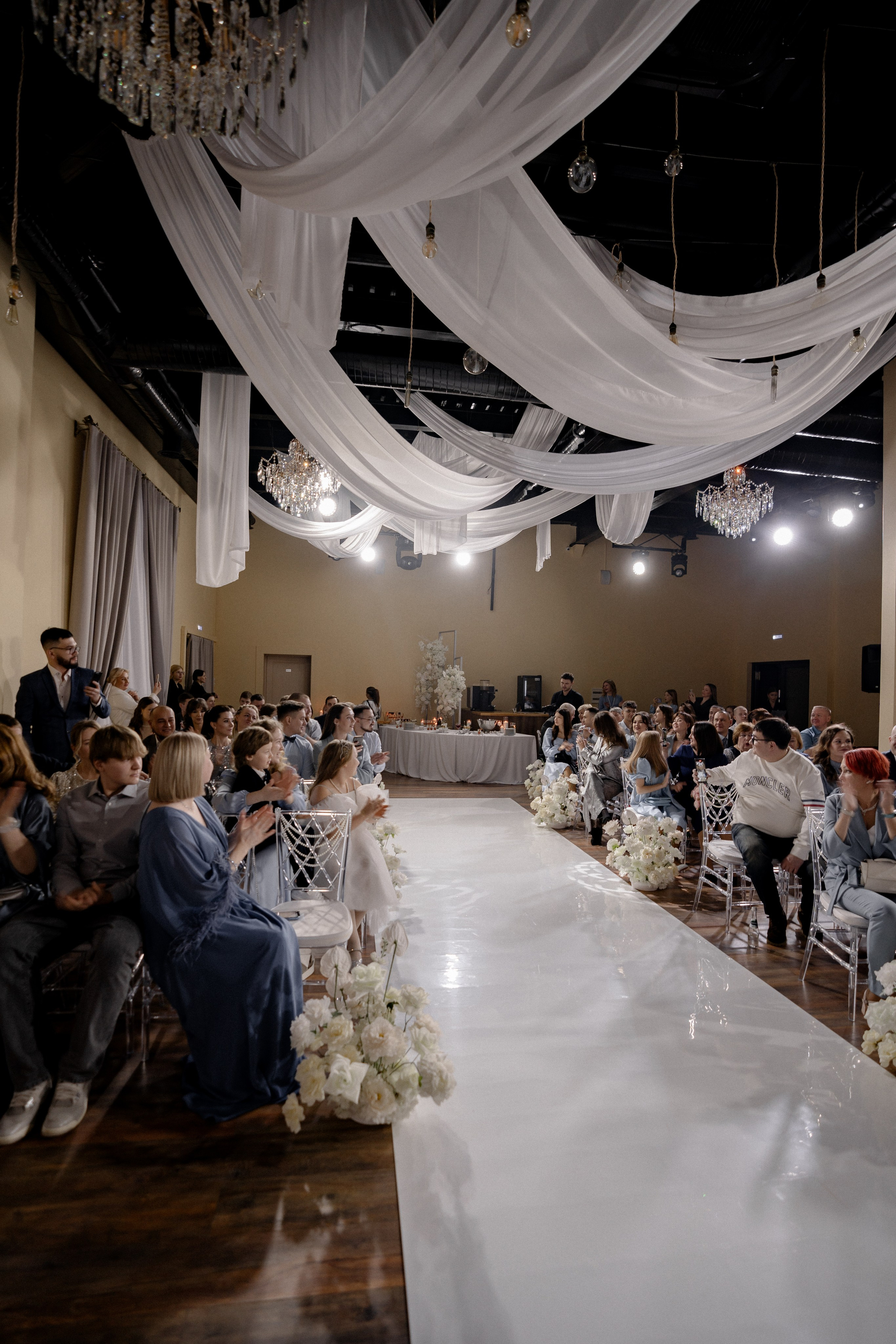 СВАДЕБНАЯ СЬЕМКА СБОРОВ В ОТЕЛЕ И ВЫЕЗД НА ЦЕРЕМОНИЮ (СНЯТО В СИБИРЕ В НИЖНЕВАРТОВСКЕ). Профессиональный фотограф, Санкт-Петербург — Виктория Богомолова