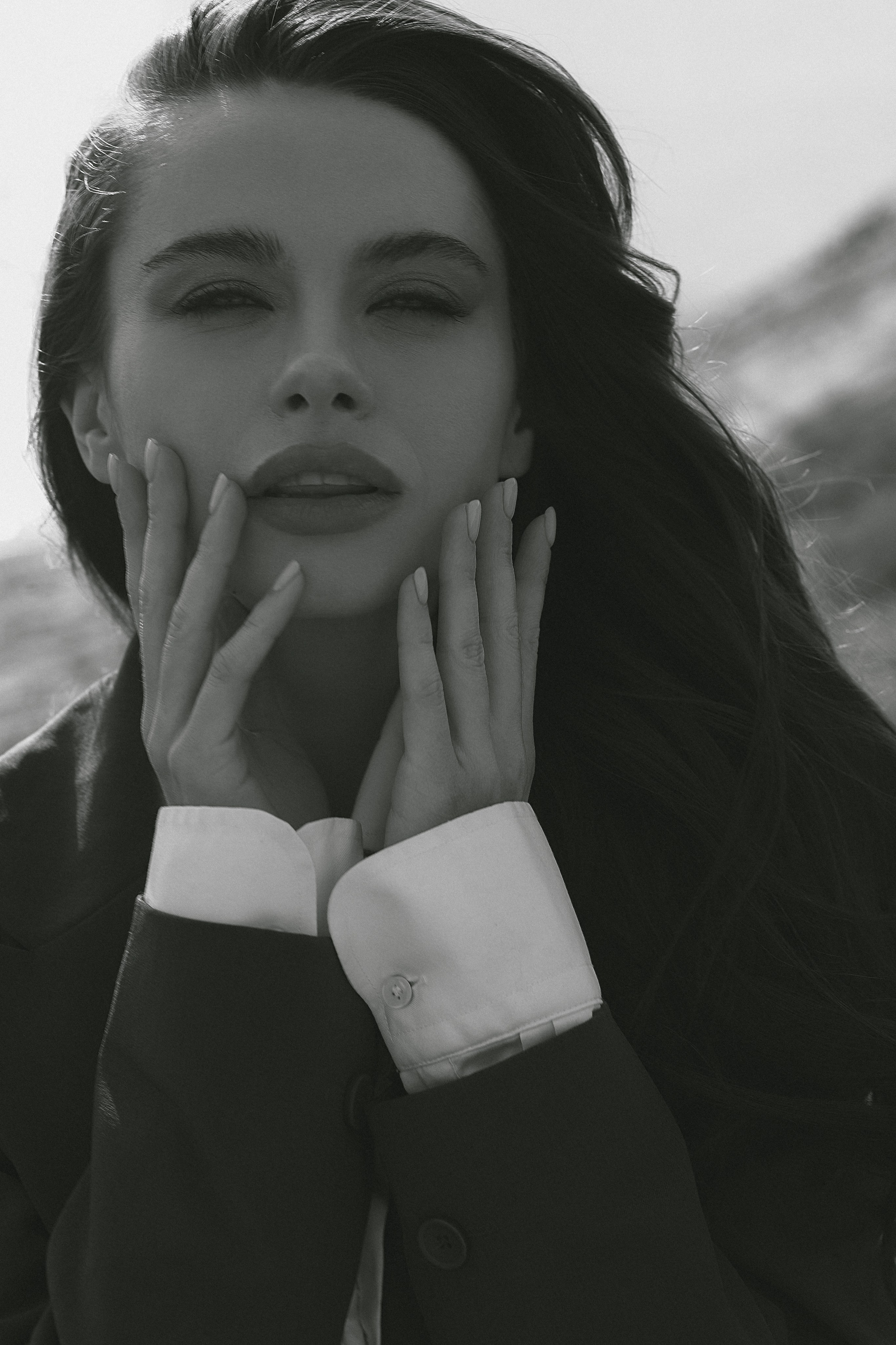 Мария, съемка на берегу