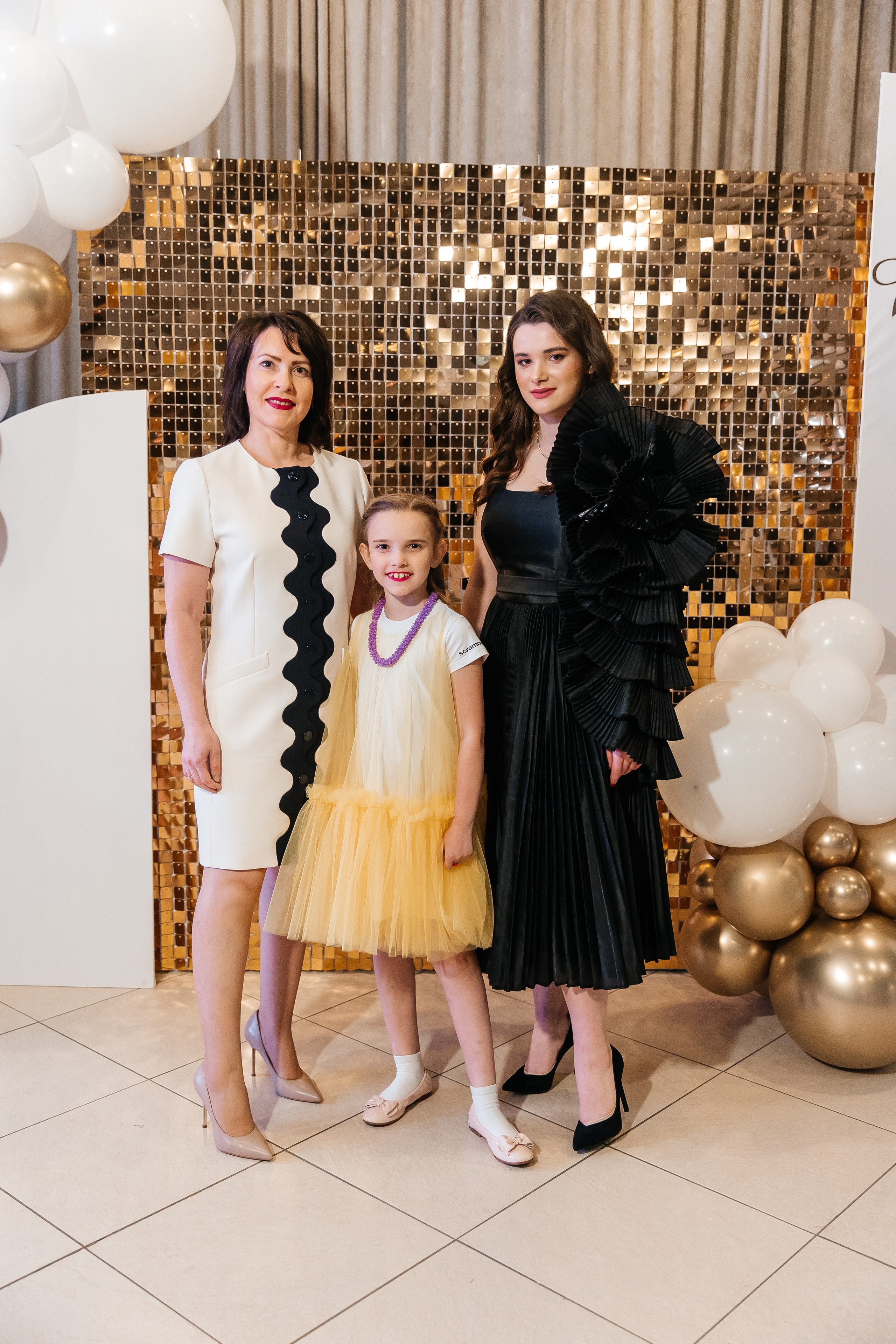 2023-06-23 Выпускной МБОУ СОШ № 10. Фотограф в Красноярске