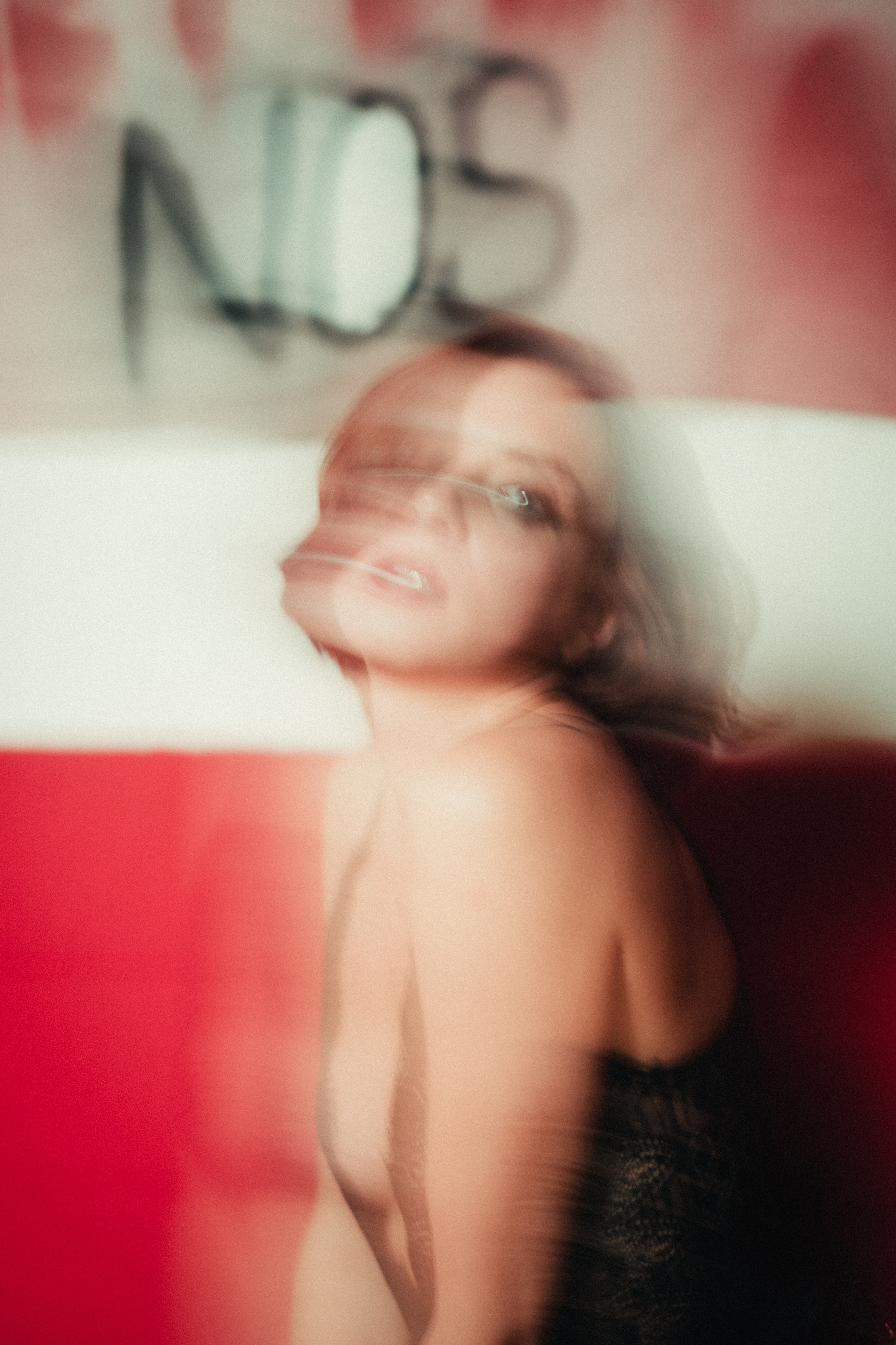 Des millions pour vos bombes des miettes pour nos vies. Фотограф Париж / Photographer Paris