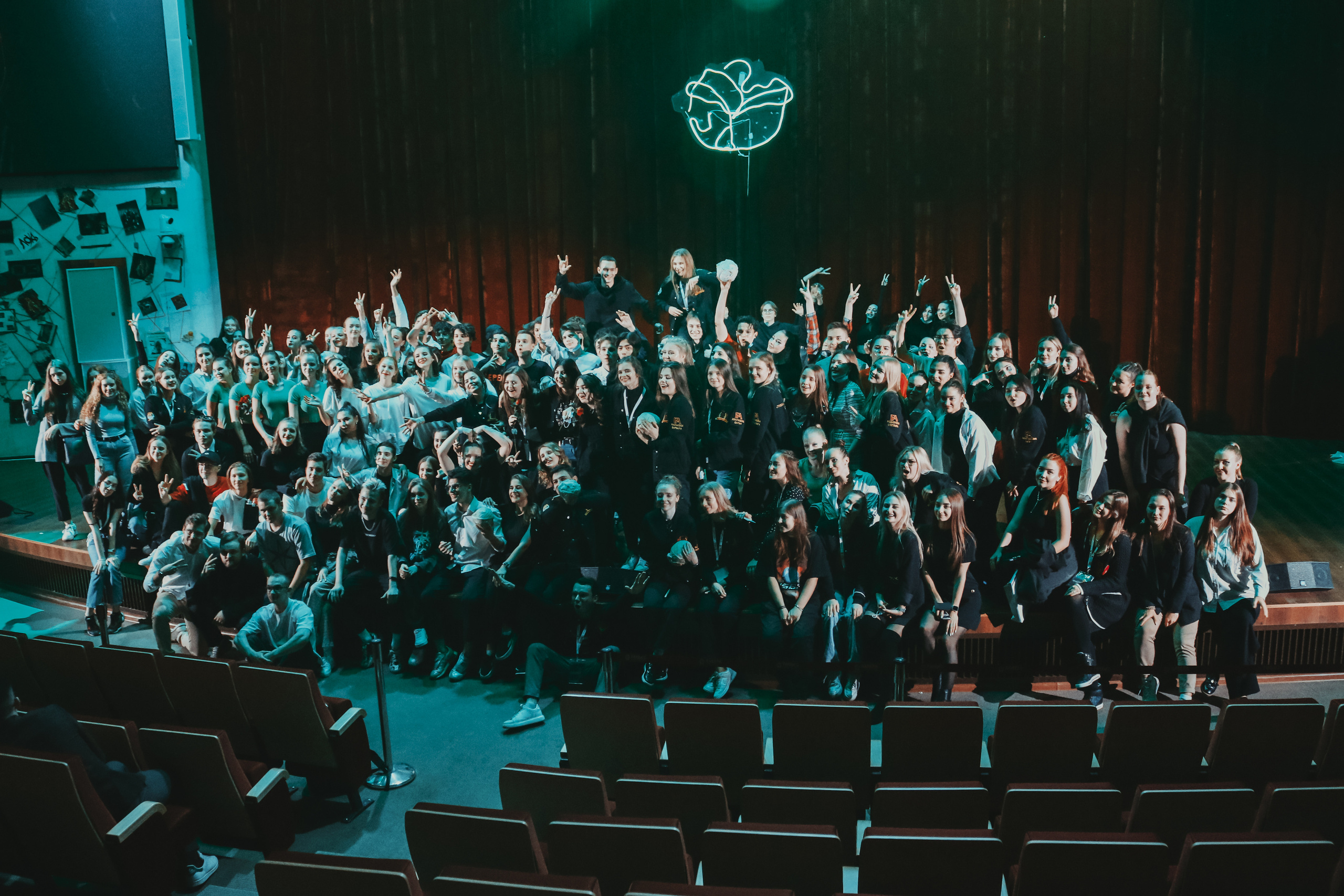 Репортажная съемка мероприятия "Мини-Капустник ЭМИТ" 2021. Фотоаппарат: Canon 550D. Объектив: Canon EF-S 18-55mm f/3.5-5.6 IS STM