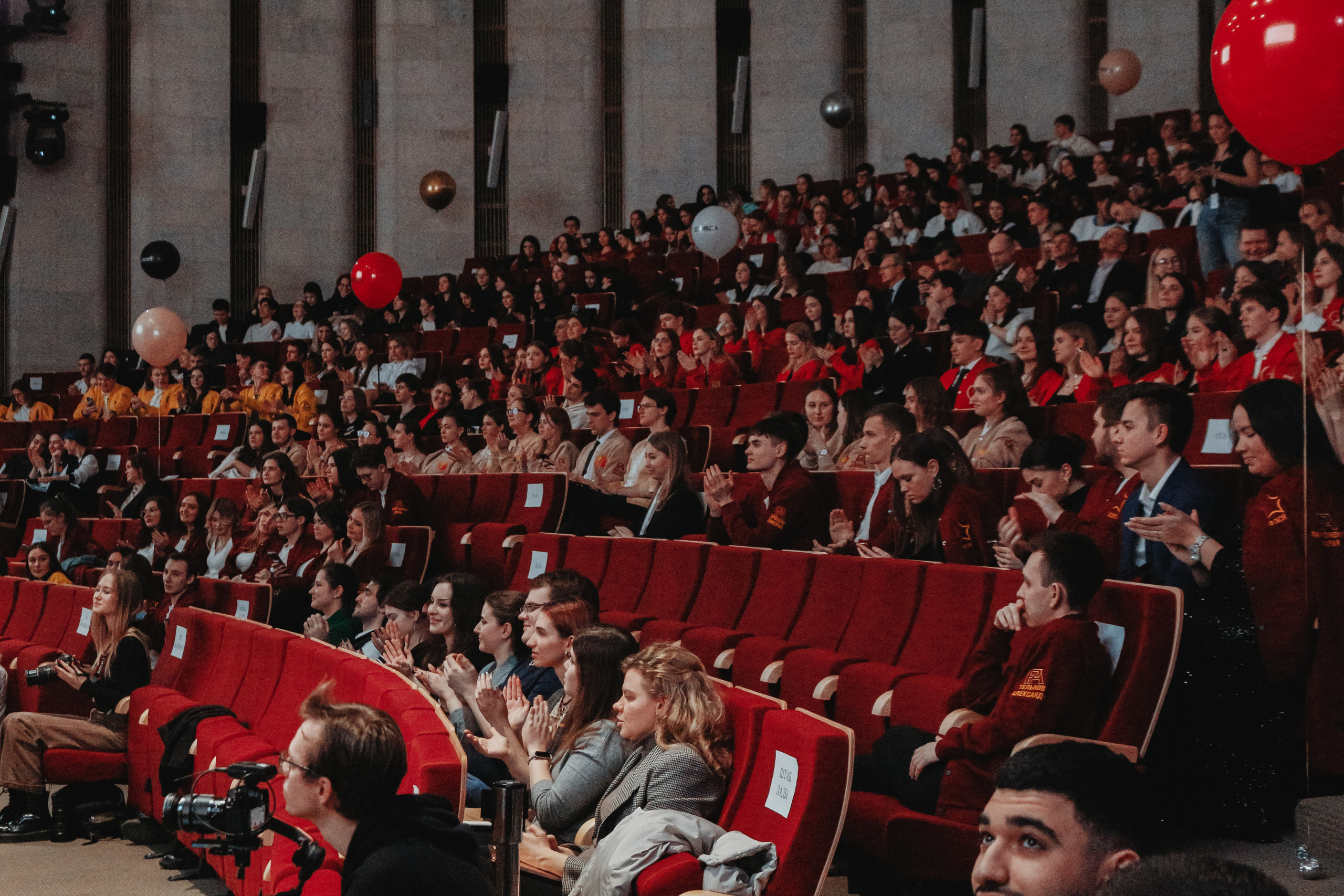 Репортажная съемка мероприятия "Церемония награждения ОССУ" 2022. Фотоаппарат: Canon 550D. Объектив: Canon EF-S 18-55mm f/3.5-5.6 IS STM