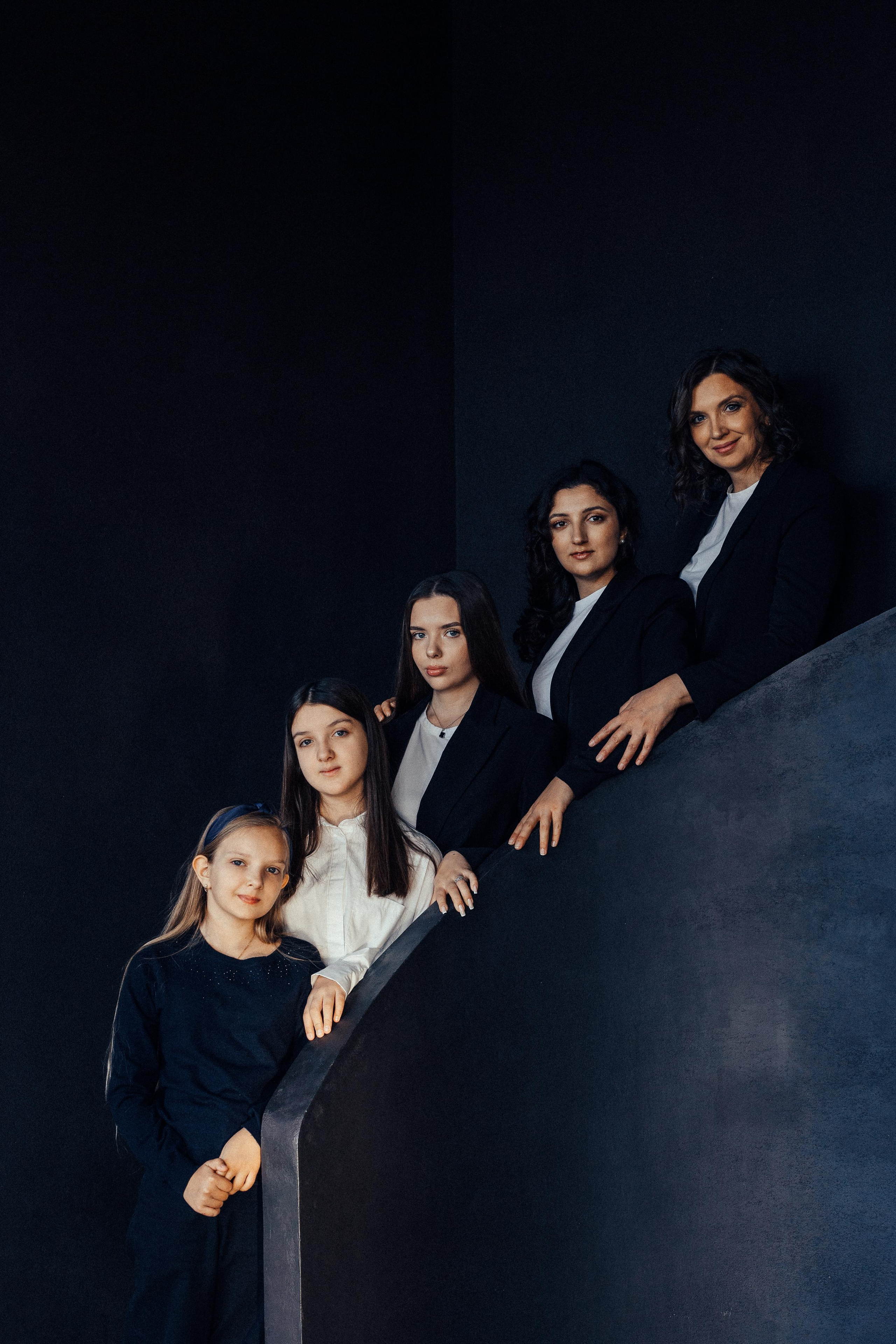 Наташа и дочери. Портретный арт-фотограф в Екатеринбурге Алена Нестерова