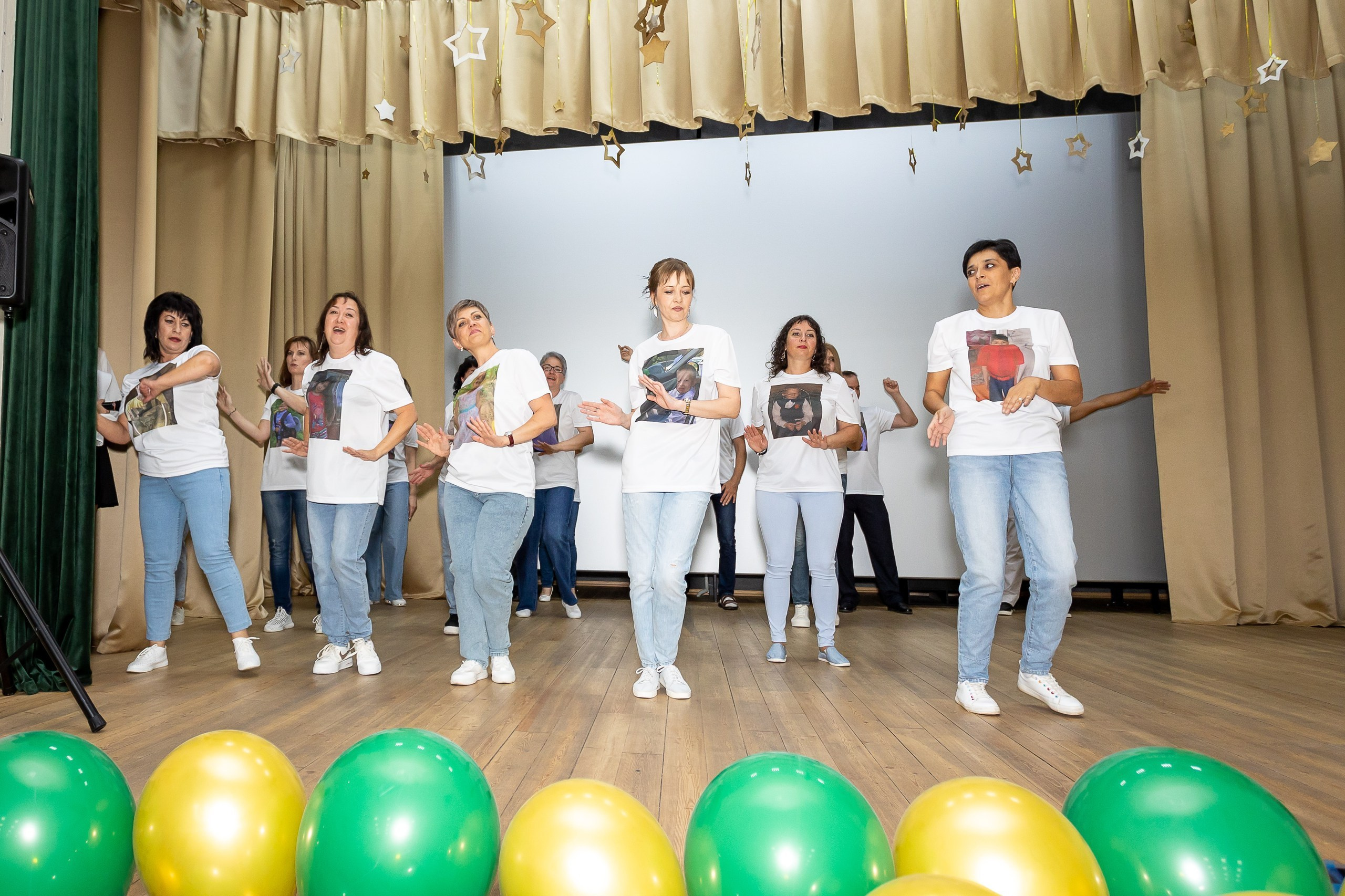 Вручение аттестата и выпускной вечер. Выпускные альбомы Майкоп, Краснодар Елена Золотарева