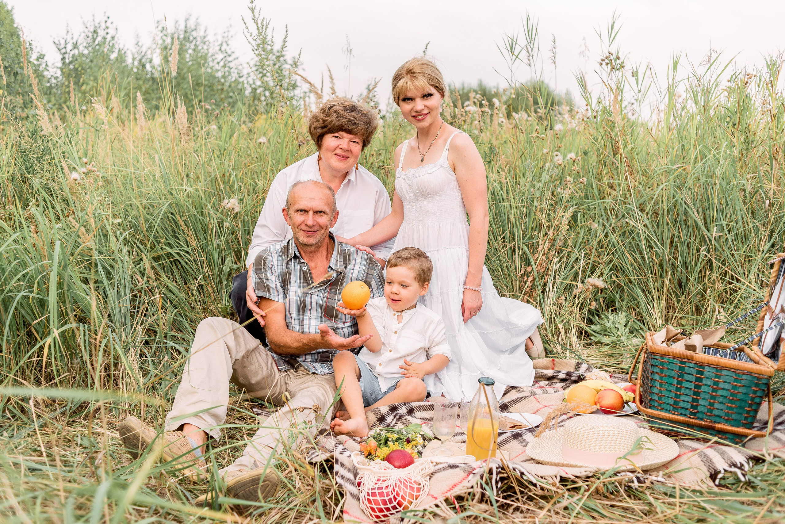 В поле. Фотограф Юлия Попова