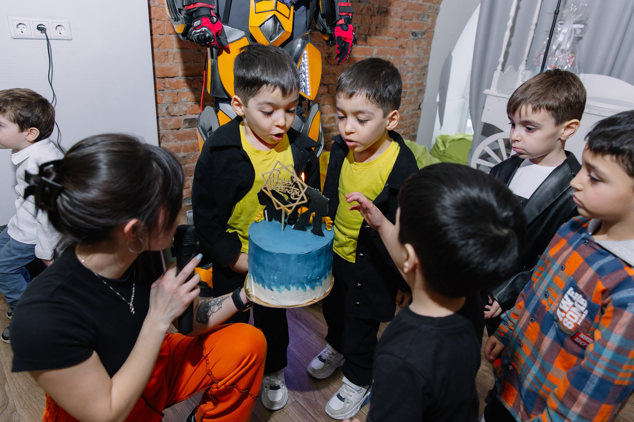 День рождения Эрика и Эмиля 6 лет. Свадебный фотограф в Новосибирске Лидия Александровна