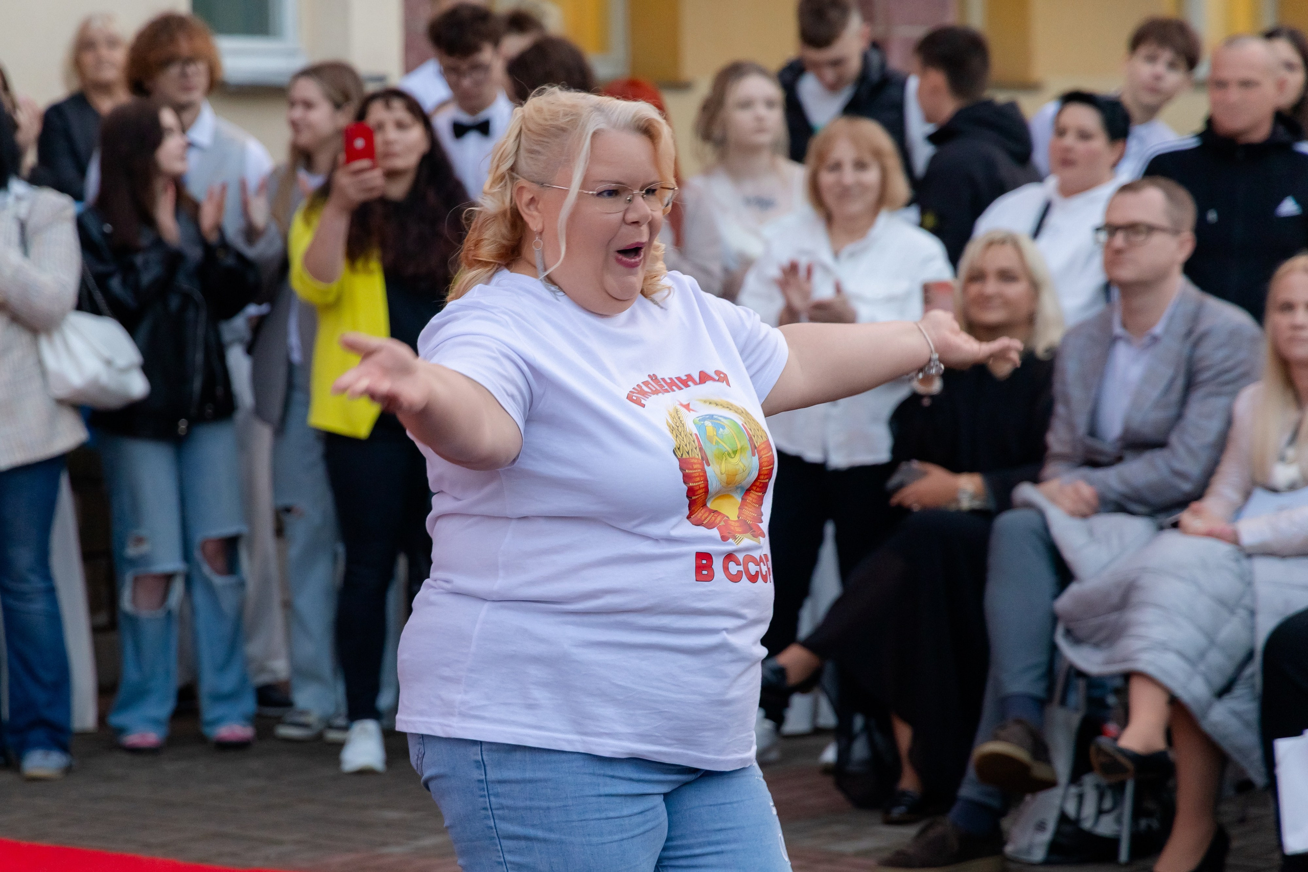 Школьный выпускной 2025 год в Минске, Беларуси. Свадебный фотограф в Минске/Беларуси Сергей Спиридонов