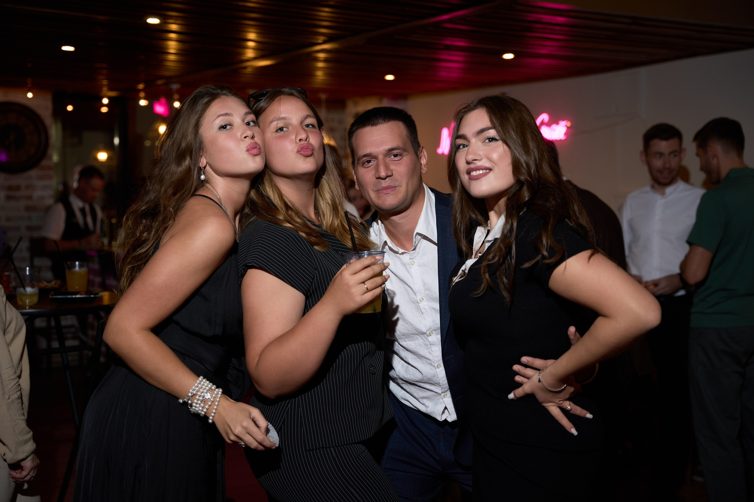 Свадебная фотосъемка в Москве – Нежные и стильные кадры | AkselPhoto. Фотограф в Москве (ЮВАО ВАО СВАО)