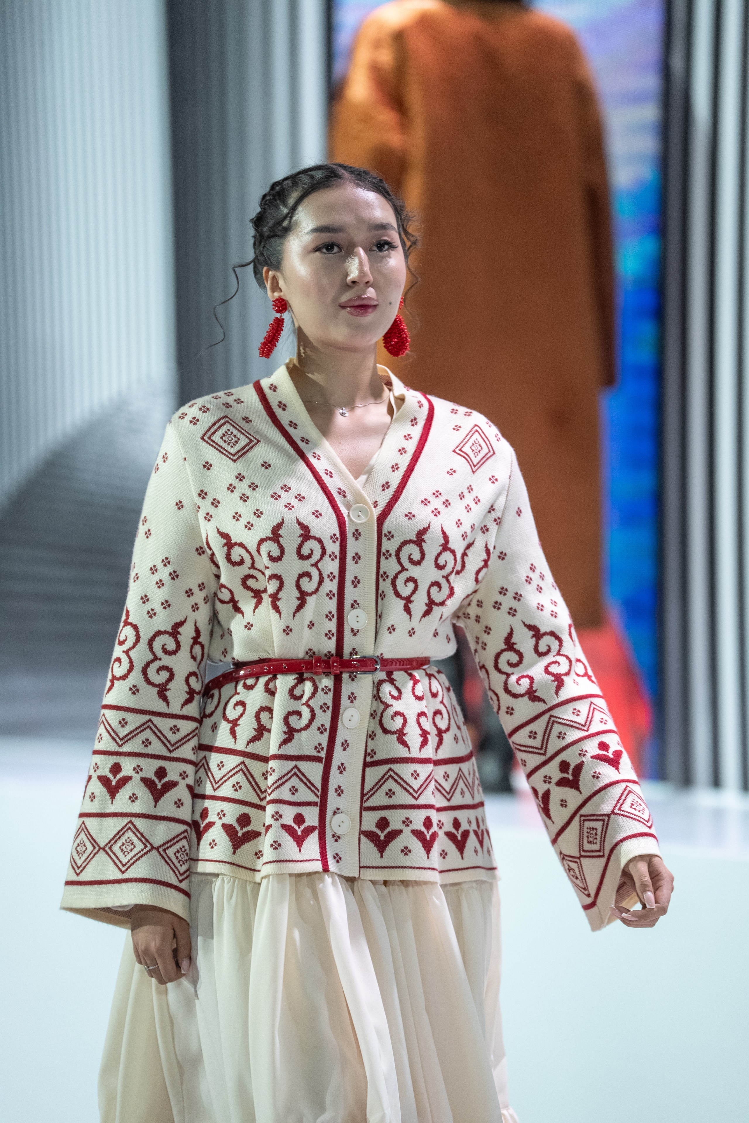 Brand AINASH QARA. Сайт Алматинского НЮ АРТ, будуар и фэшн фотографа Дениса Карпенко