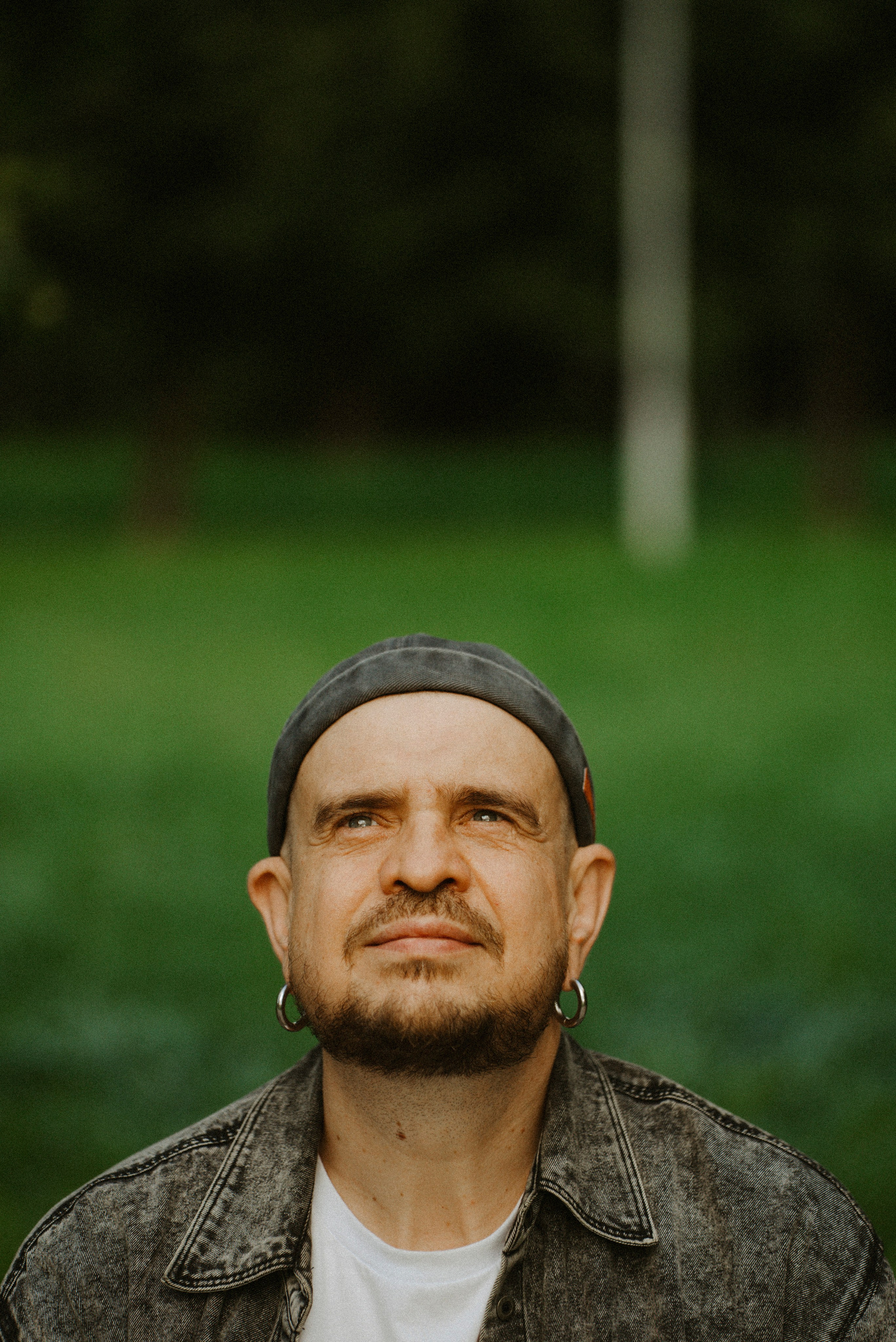 2025. Стрит-фотография, полная абсурда, идиотизма и красоты