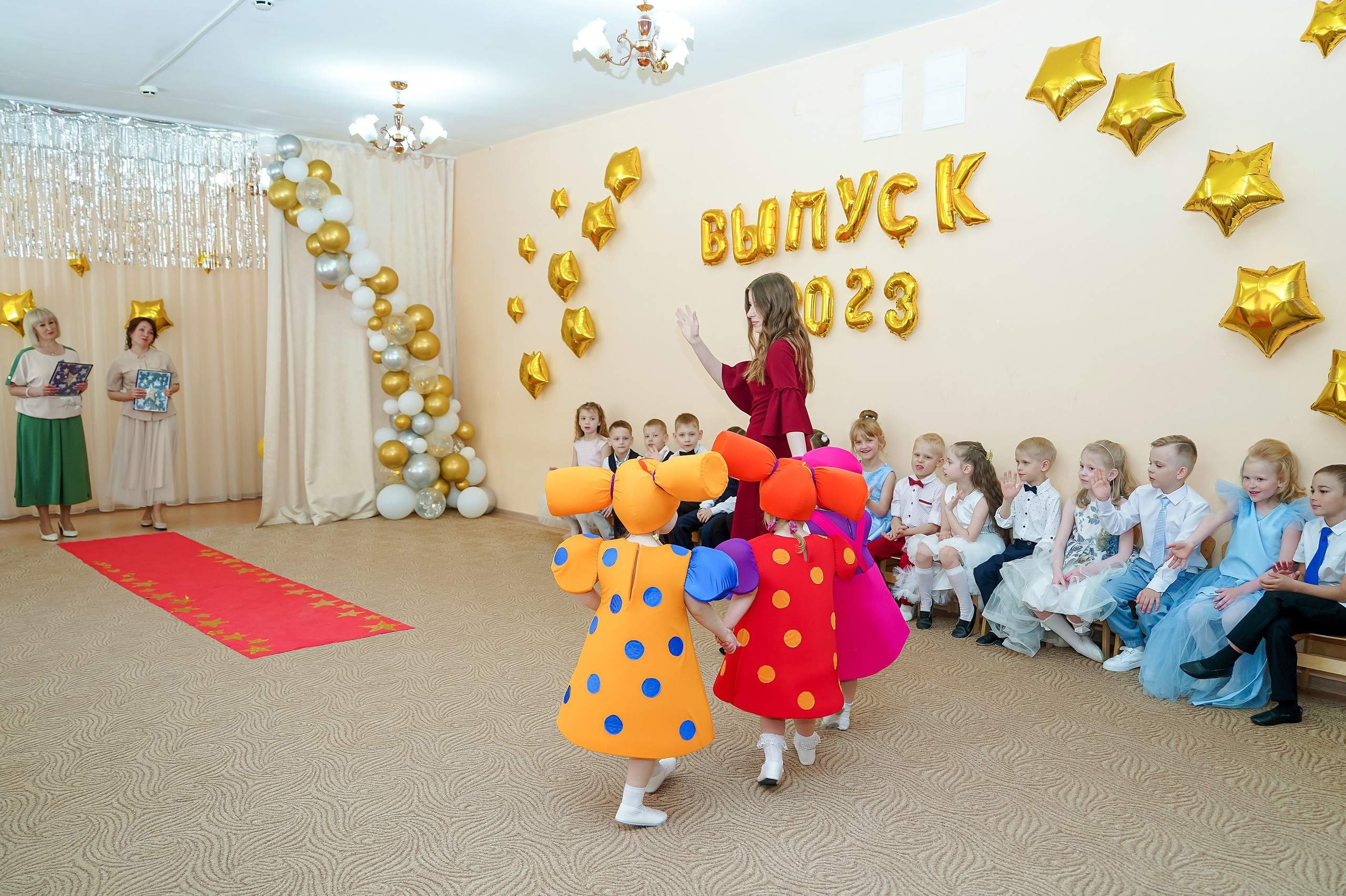 Фотосъемка видеосъёмка фотограф видеооператор новогодних утренников  в. Фотограф, видеооператор Нина Коршунова