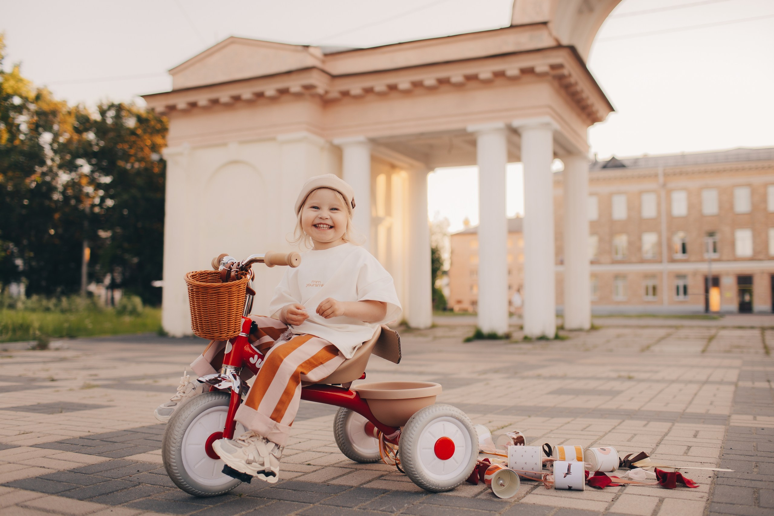 Катюша и её первый велосипед. Фотограф Евгения Мальцева, Архангельск