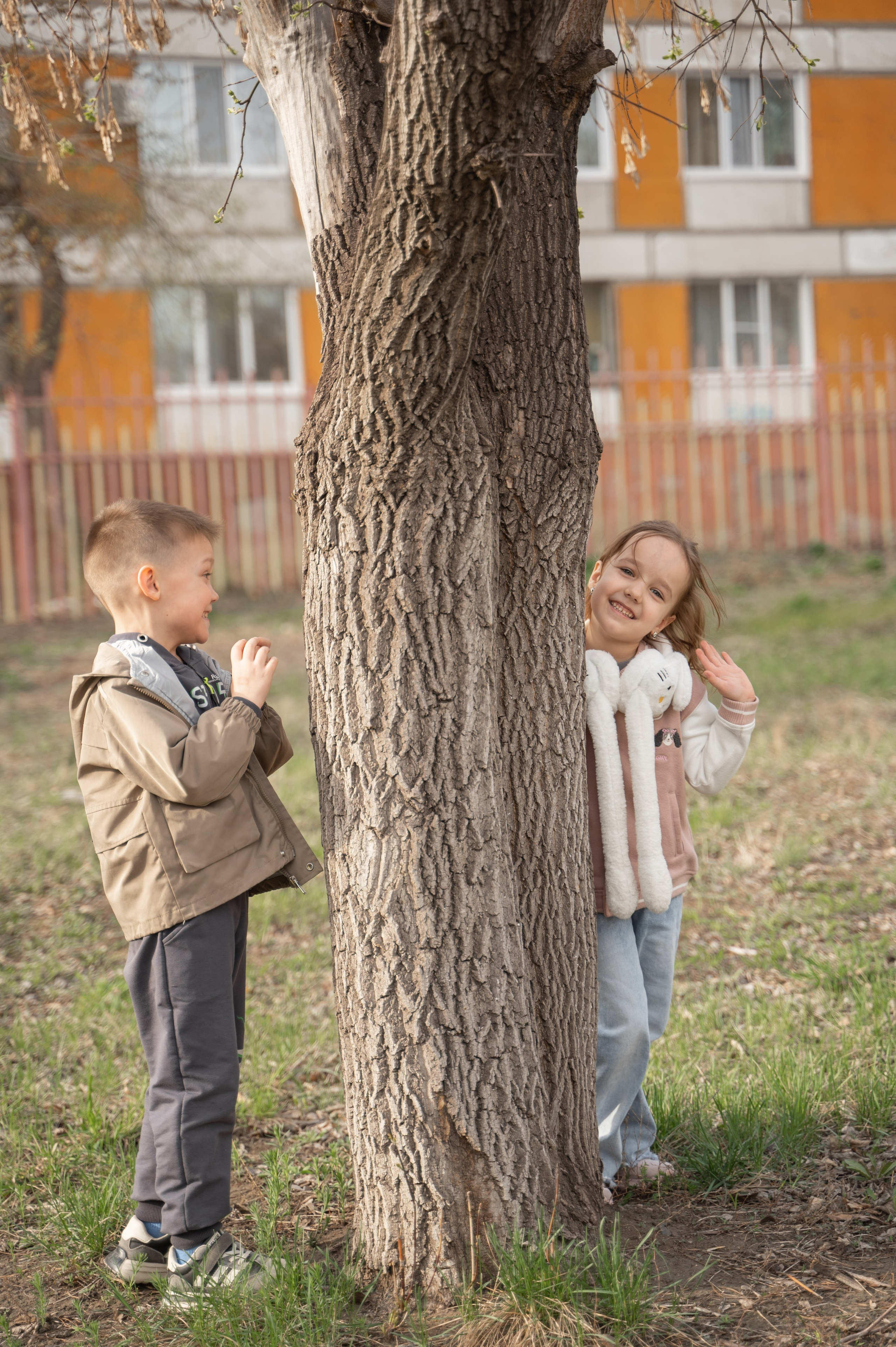 САДЫ. ФОТОГРАФ/РУДНЫЙ/КОСТАНАЙ