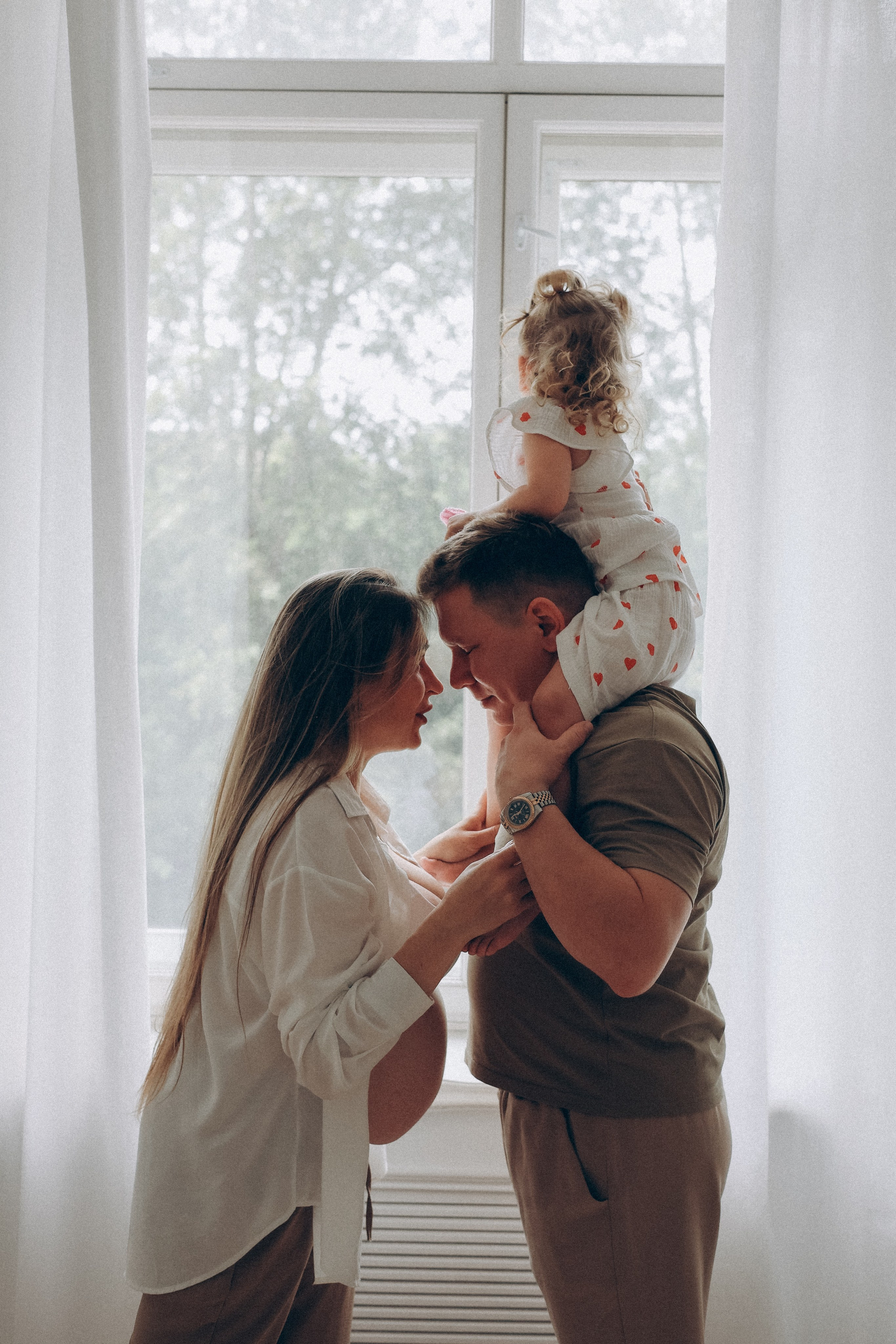 Семейная фотосессия, фотосессия беременности, фотостудия Вилла Нина, Villa Nina г. Екатеринбург. Семейный и детский фотограф в  г. Екатеринбурге Холодова Юлия