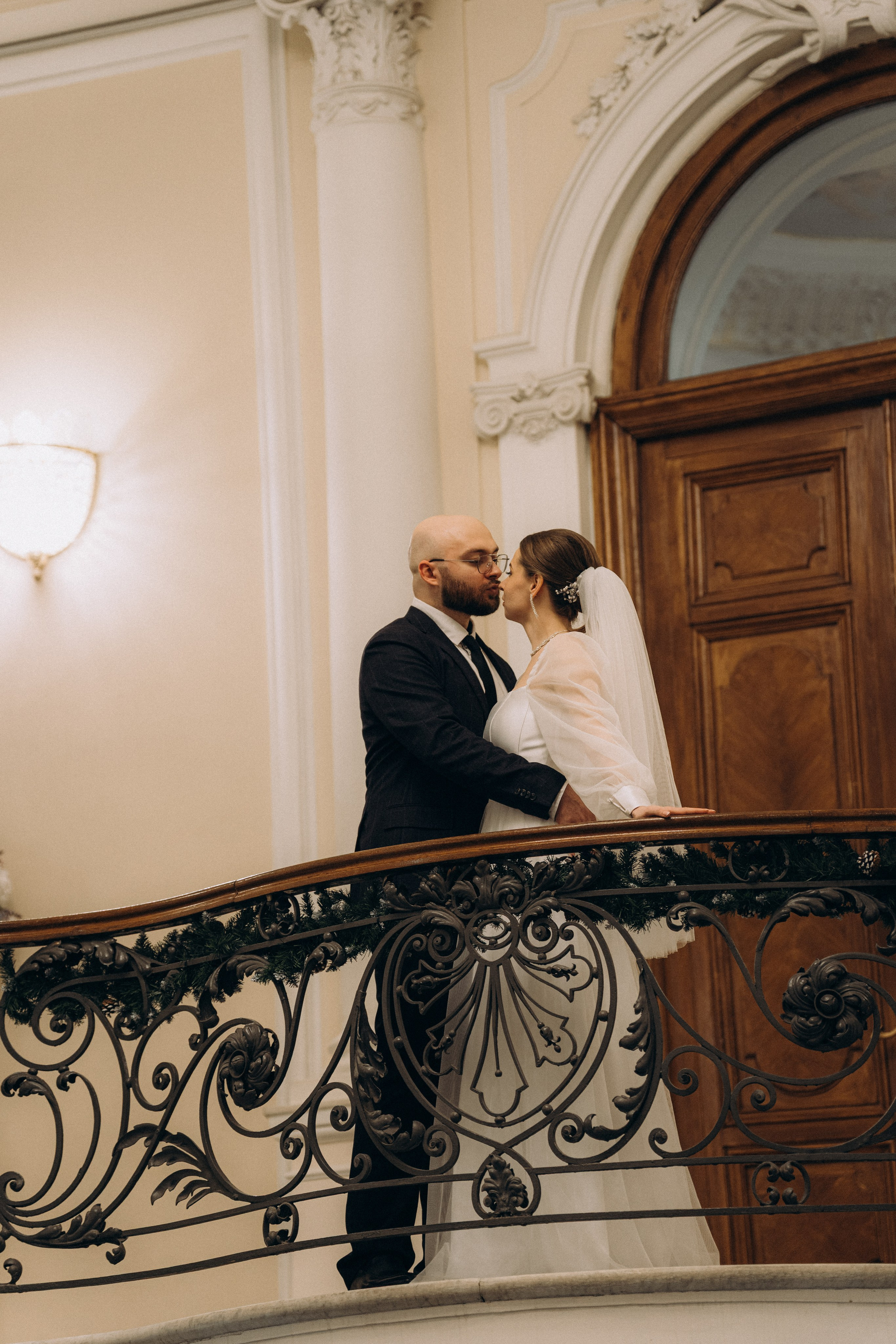 СВАДЕБНАЯ СЬЕМКА ВО ВТОРОМ ДВОРЦЕ (ДЕКАБРЬ) ТАКЖЕ СЬЕМКА В СТУДИИ НА ЧЕРНЫШЕВСКОЙ. Профессиональный фотограф, Санкт-Петербург — Виктория Богомолова