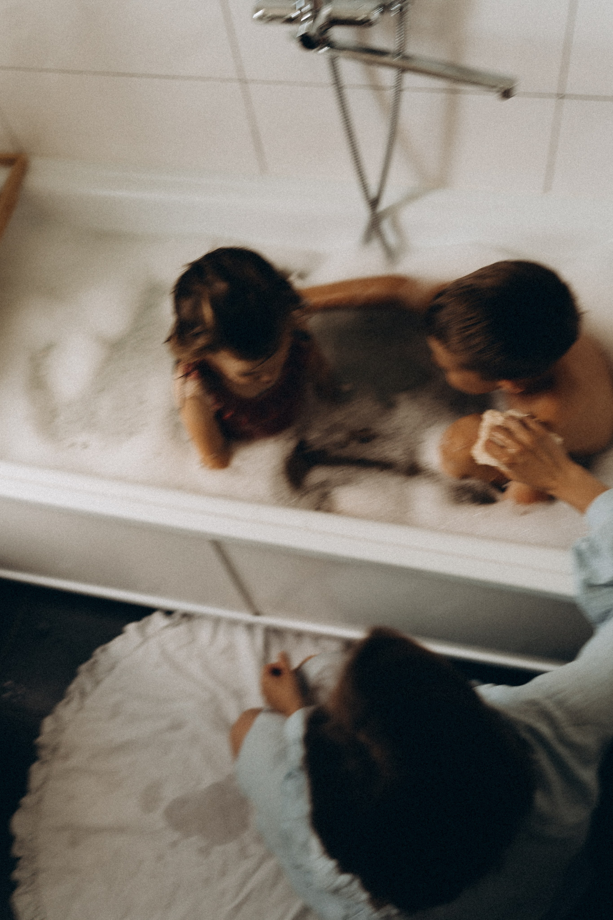 …и мама сделала пенную ванну. Семейный и домашний фотограф в Уфе Ирина Гарасюта