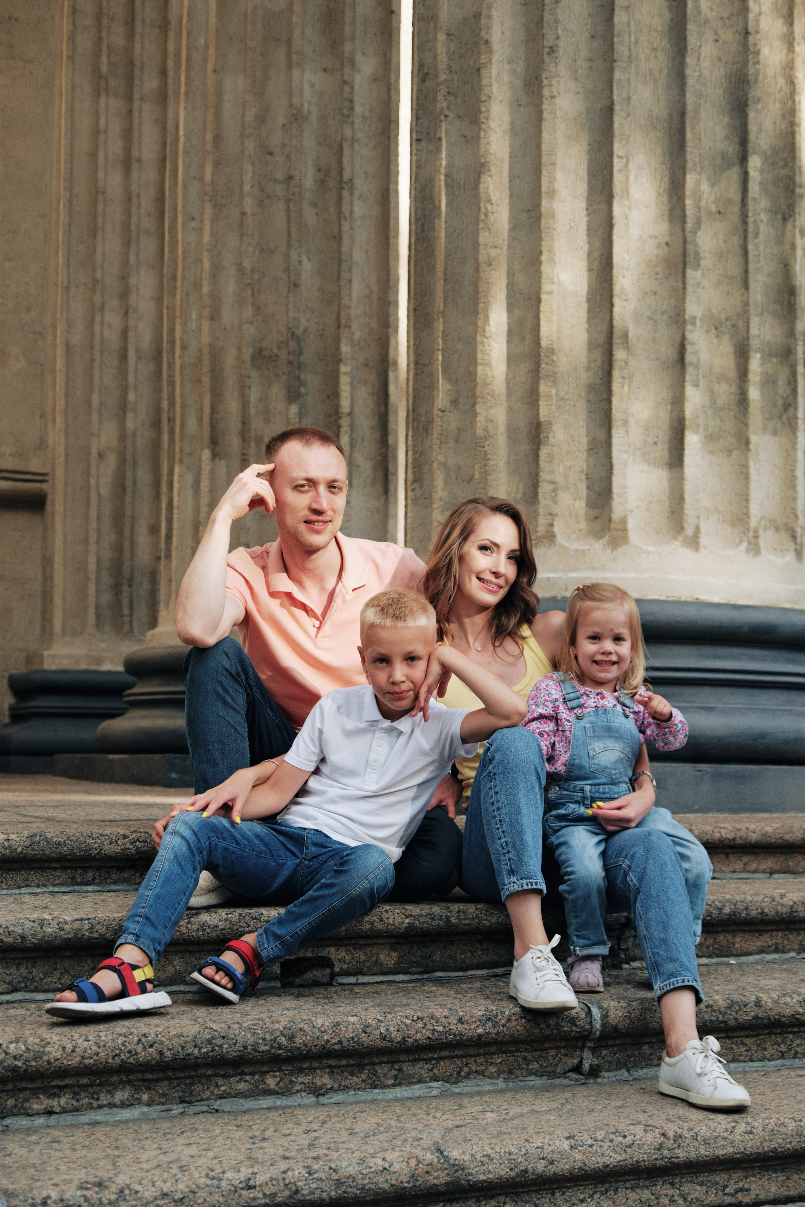 Семейная фотосессия в центре Петербурга