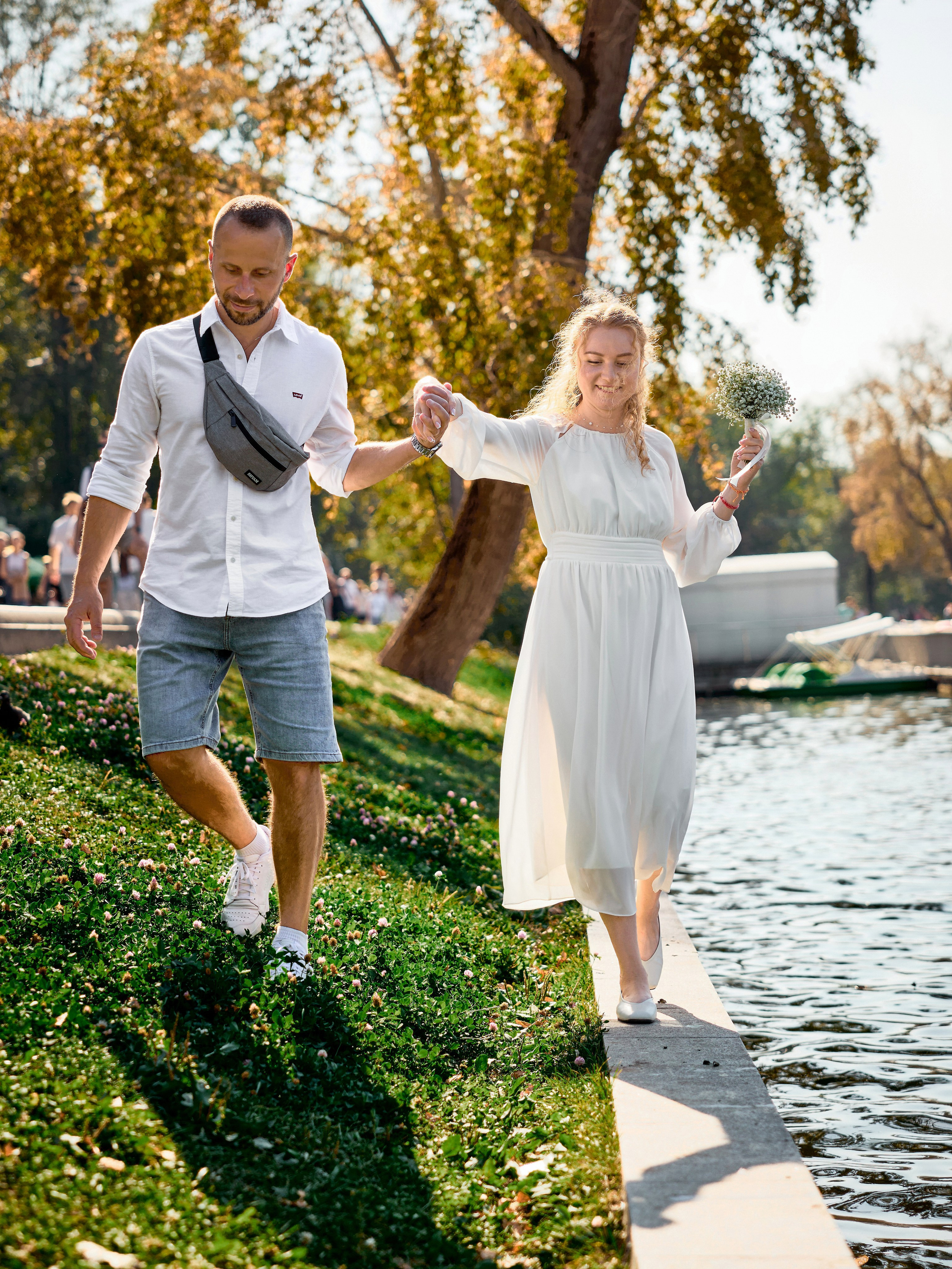 Свадебная прогулка в парке Горького в Москве