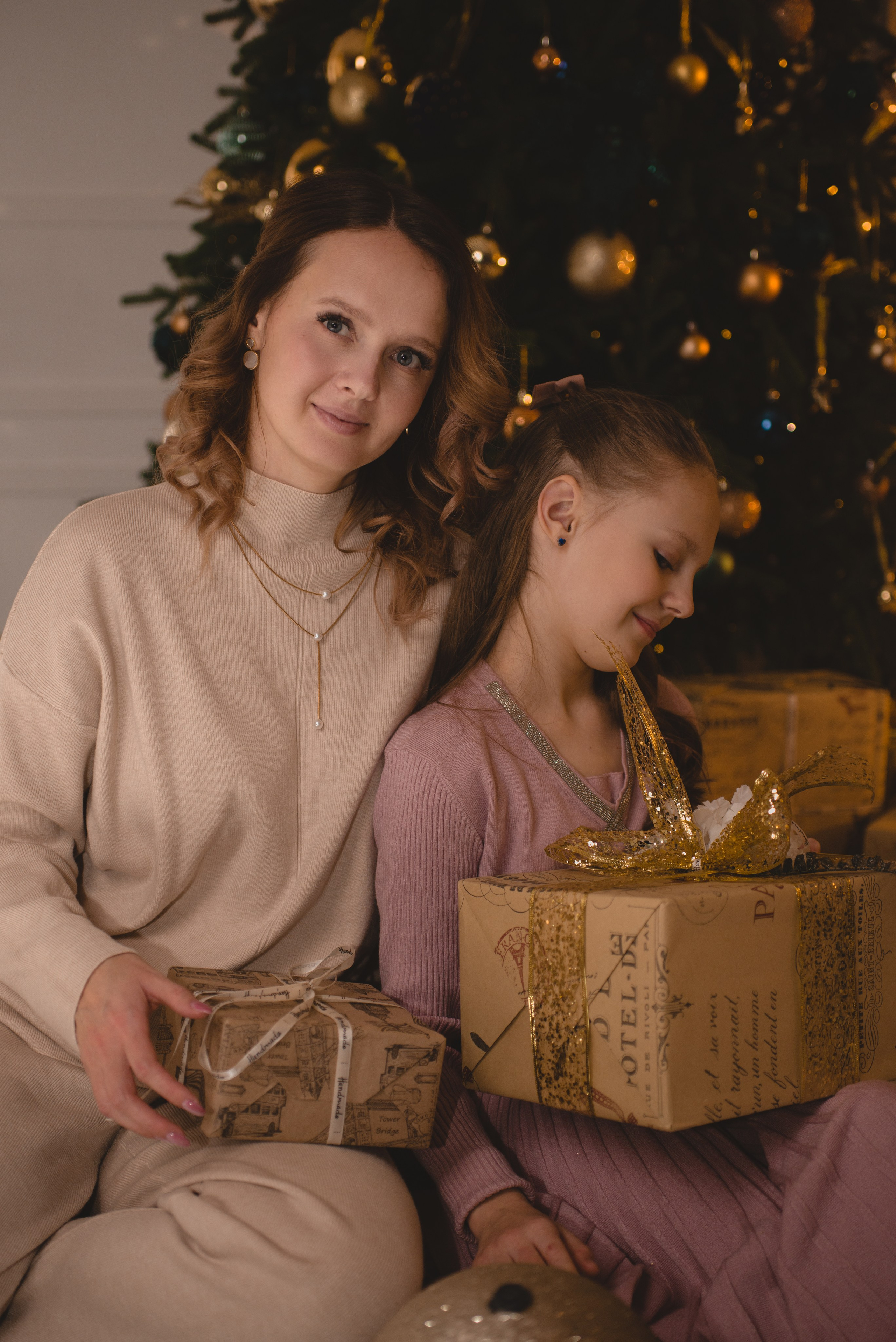 Юля и Настя в студии. Фотограф Людмила Белова