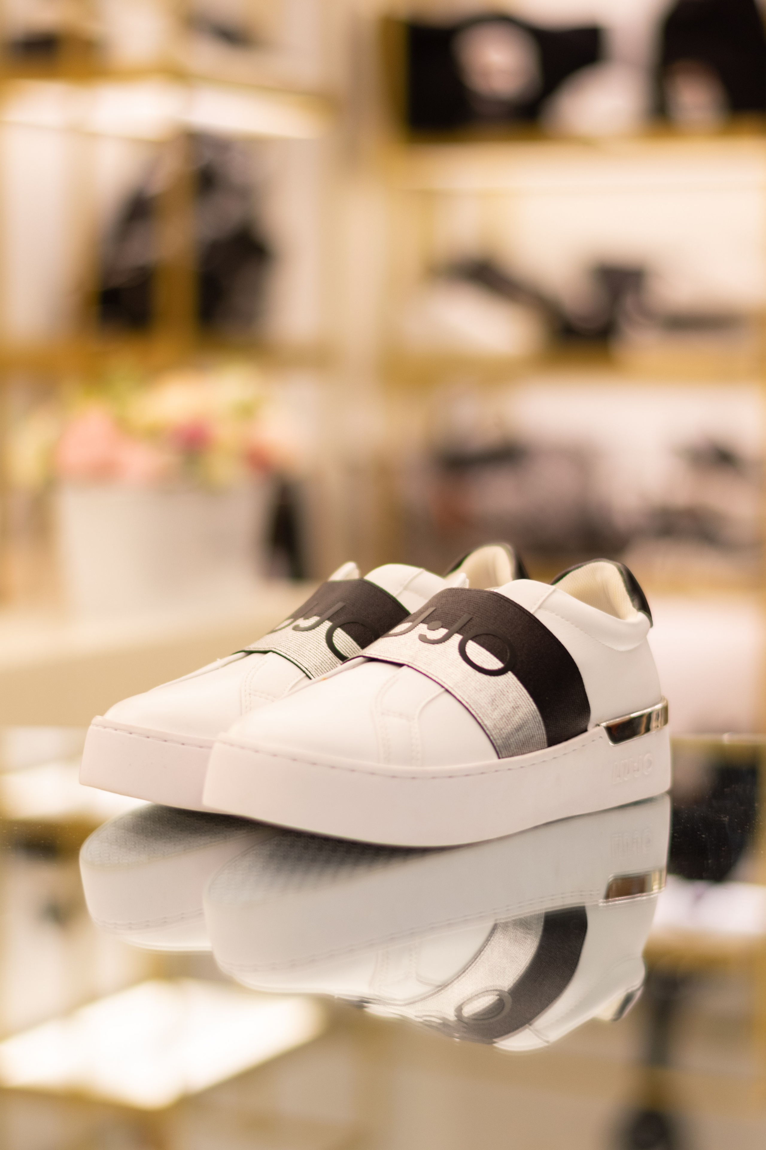 Для организаций. Предметная фотосессия для обувного магазина Capsula. Фотограф/видеограф Богдан Голованов