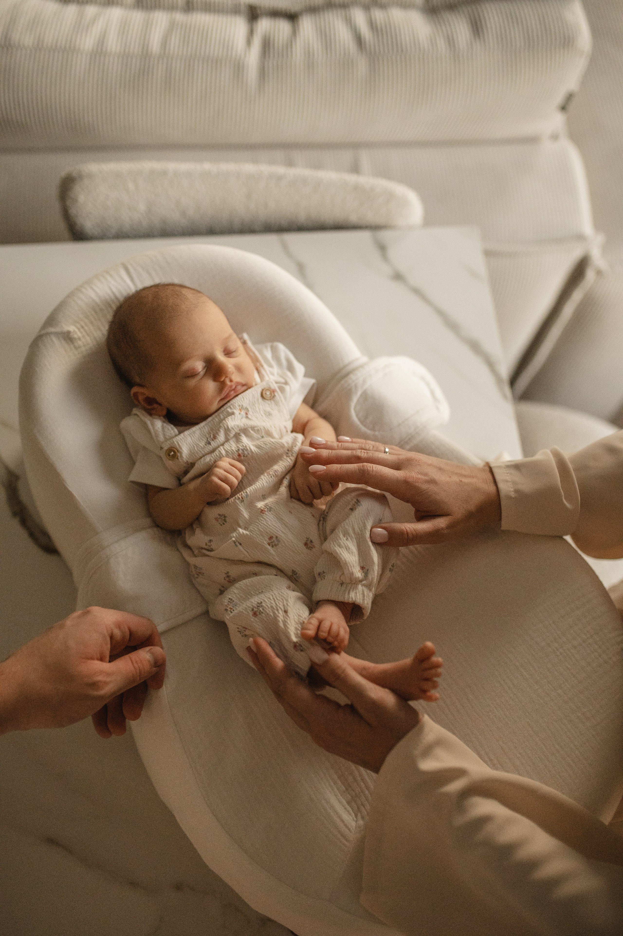 Ньюборн фотосессия в стиле лайфстайл Москва. Семейная фотосессия Бутово Москва фотограф Алина Морщагина