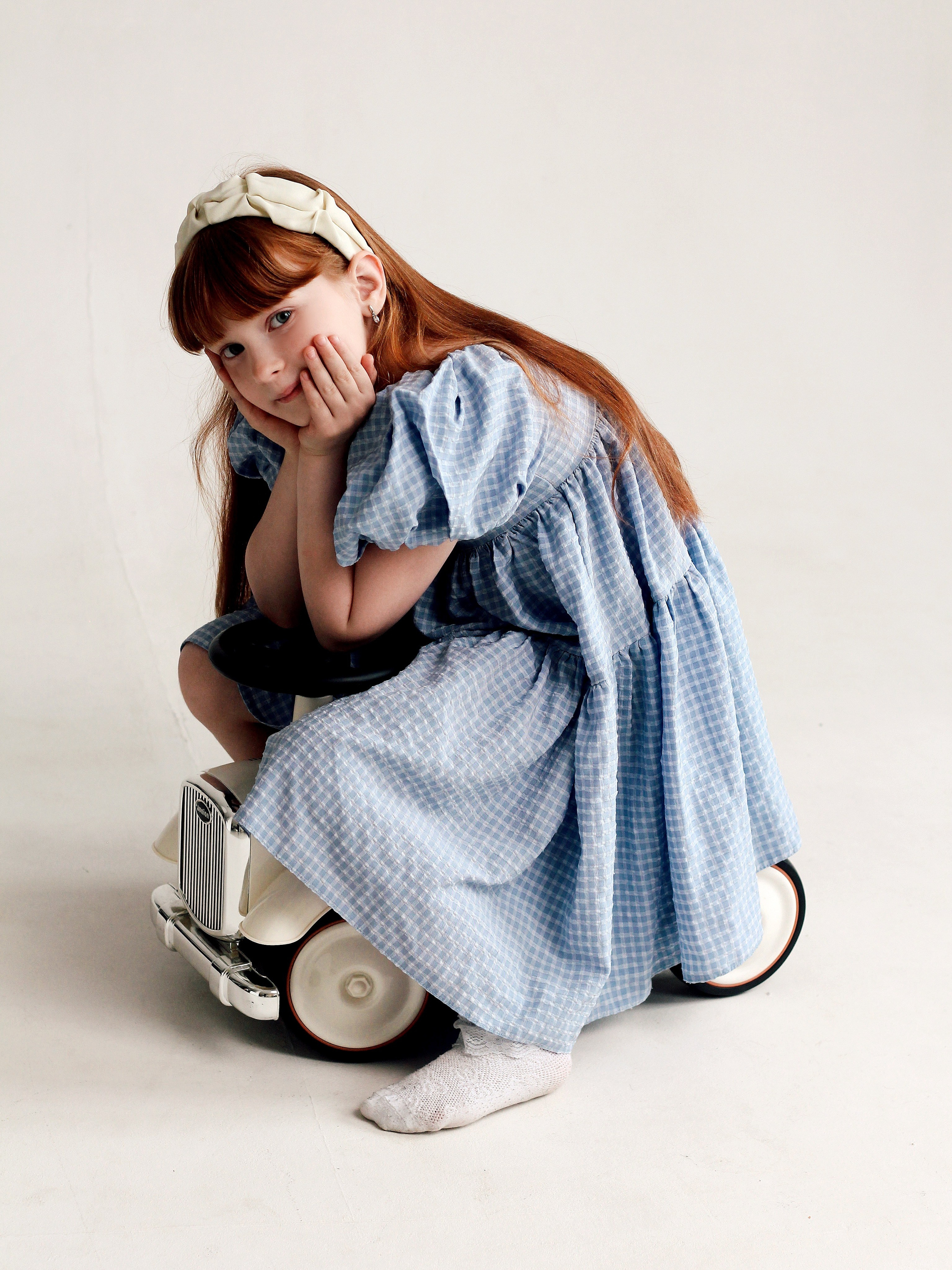 С пионами. Photography Eva