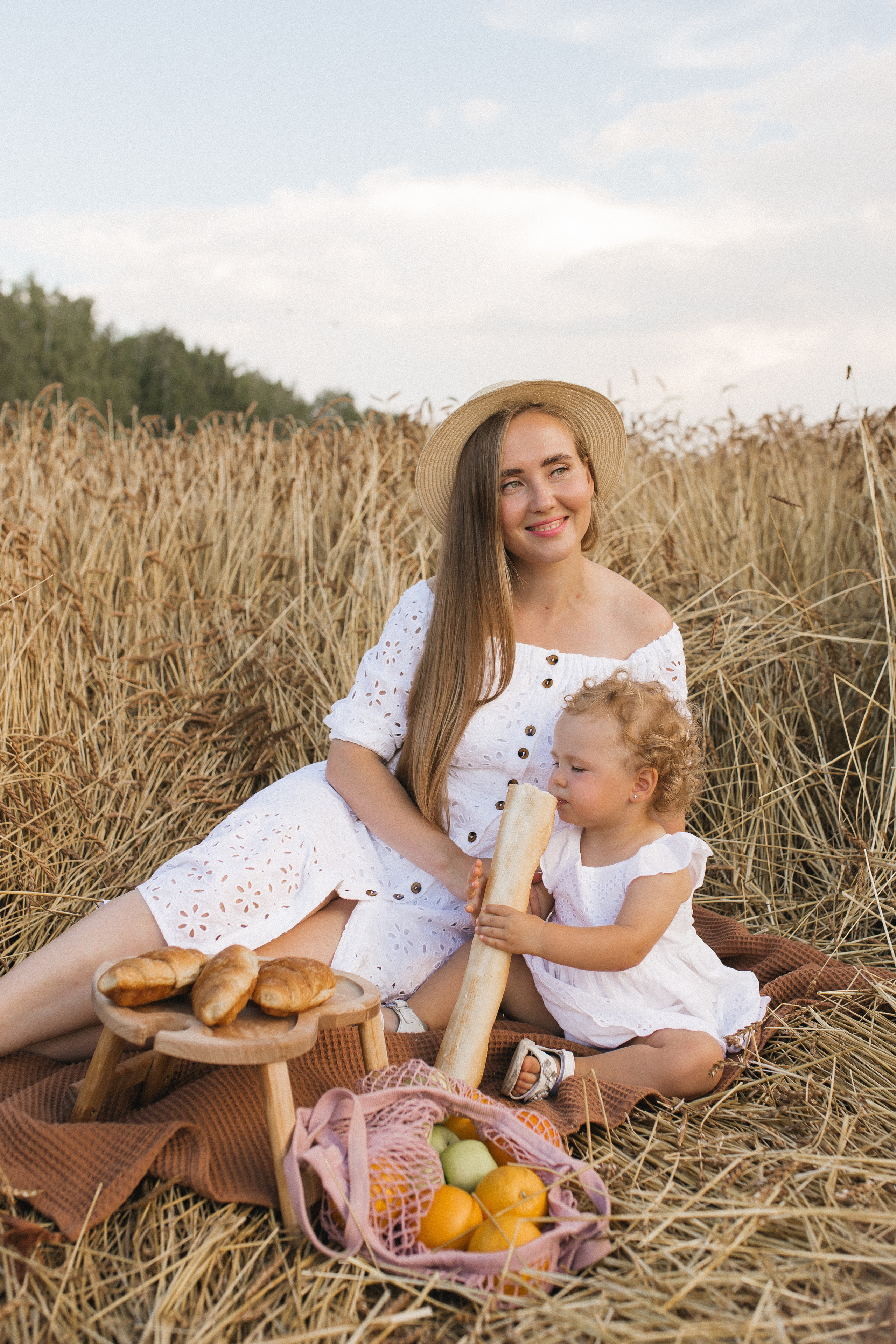 Вика Саша Алиса поле. Семейный и свадебный фотограф в Екатеринбурге Орлова Ирина