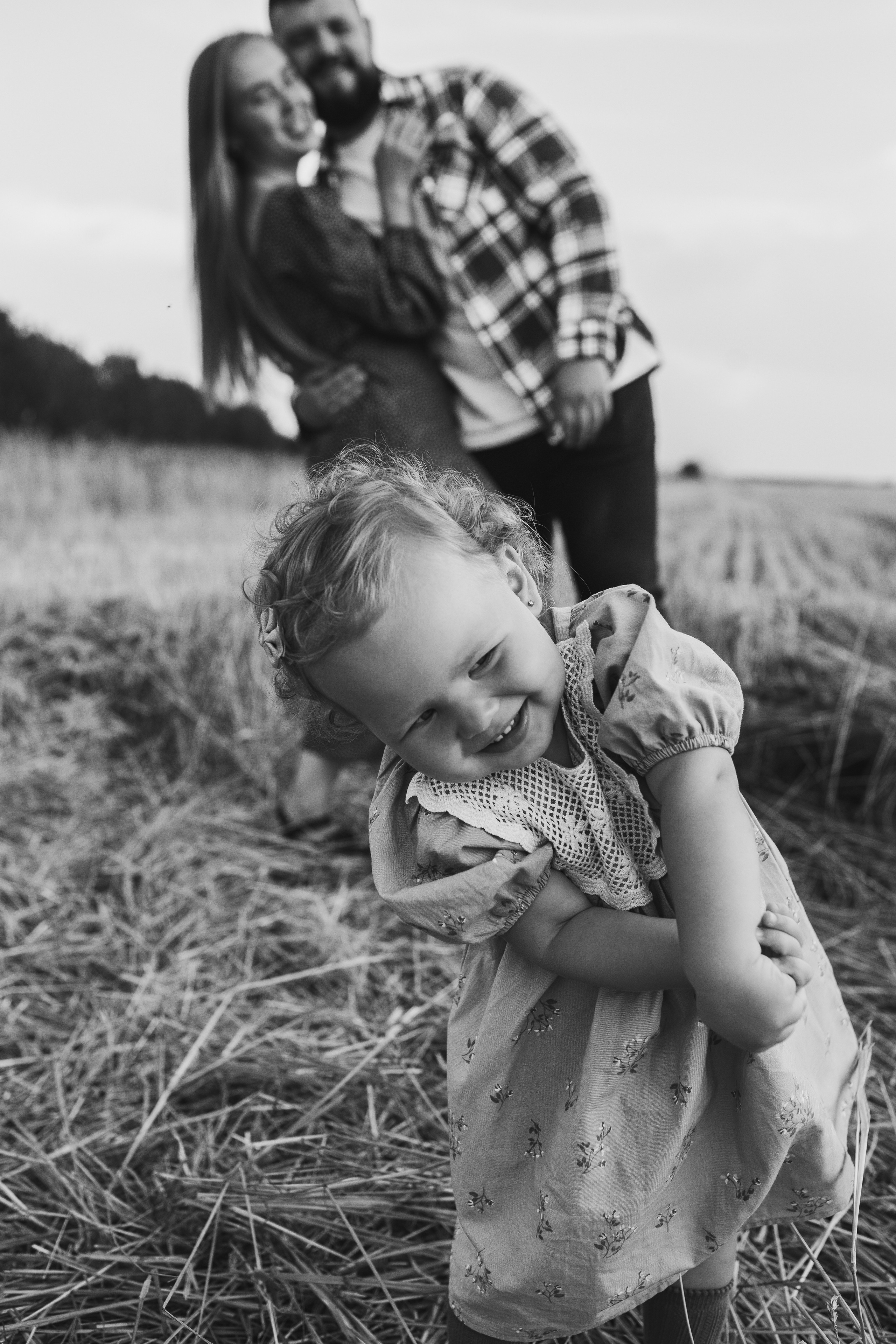 Вика Саша Алиса поле. Семейный и свадебный фотограф в Екатеринбурге Орлова Ирина