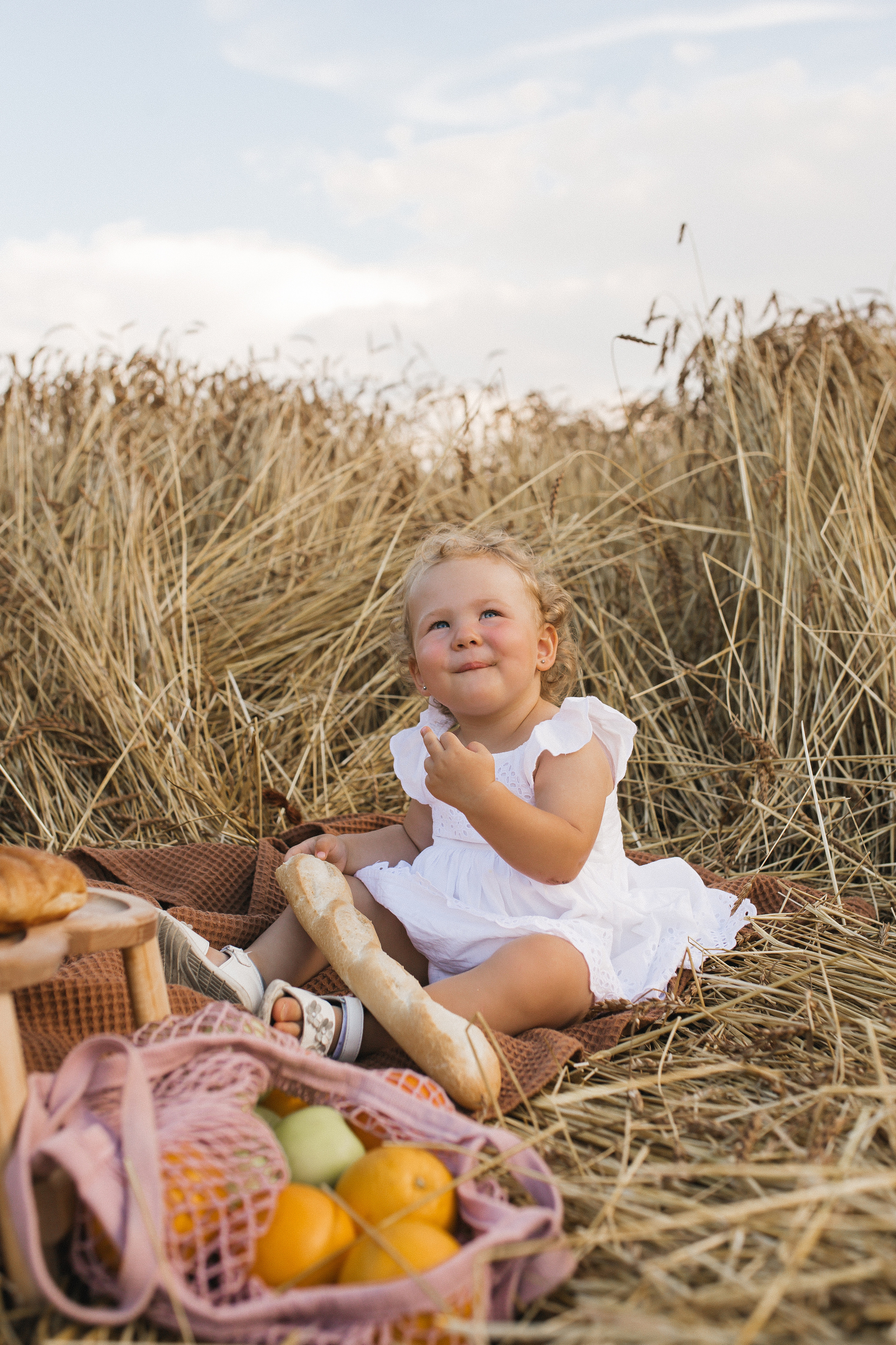 Вика Саша Алиса поле. Семейный и свадебный фотограф в Екатеринбурге Орлова Ирина
