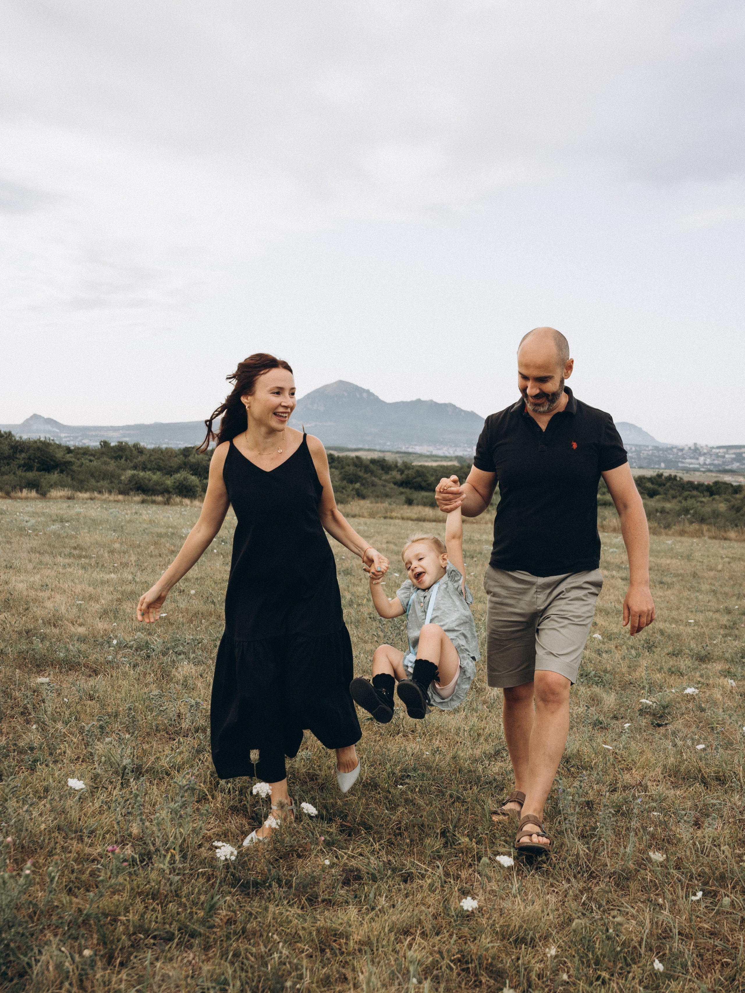 Игорь, Наталья и малышка Николь. Свадебный фотограф Ирина Беляева Пятигорск|Кисловодск|Эльбрус|Домбай