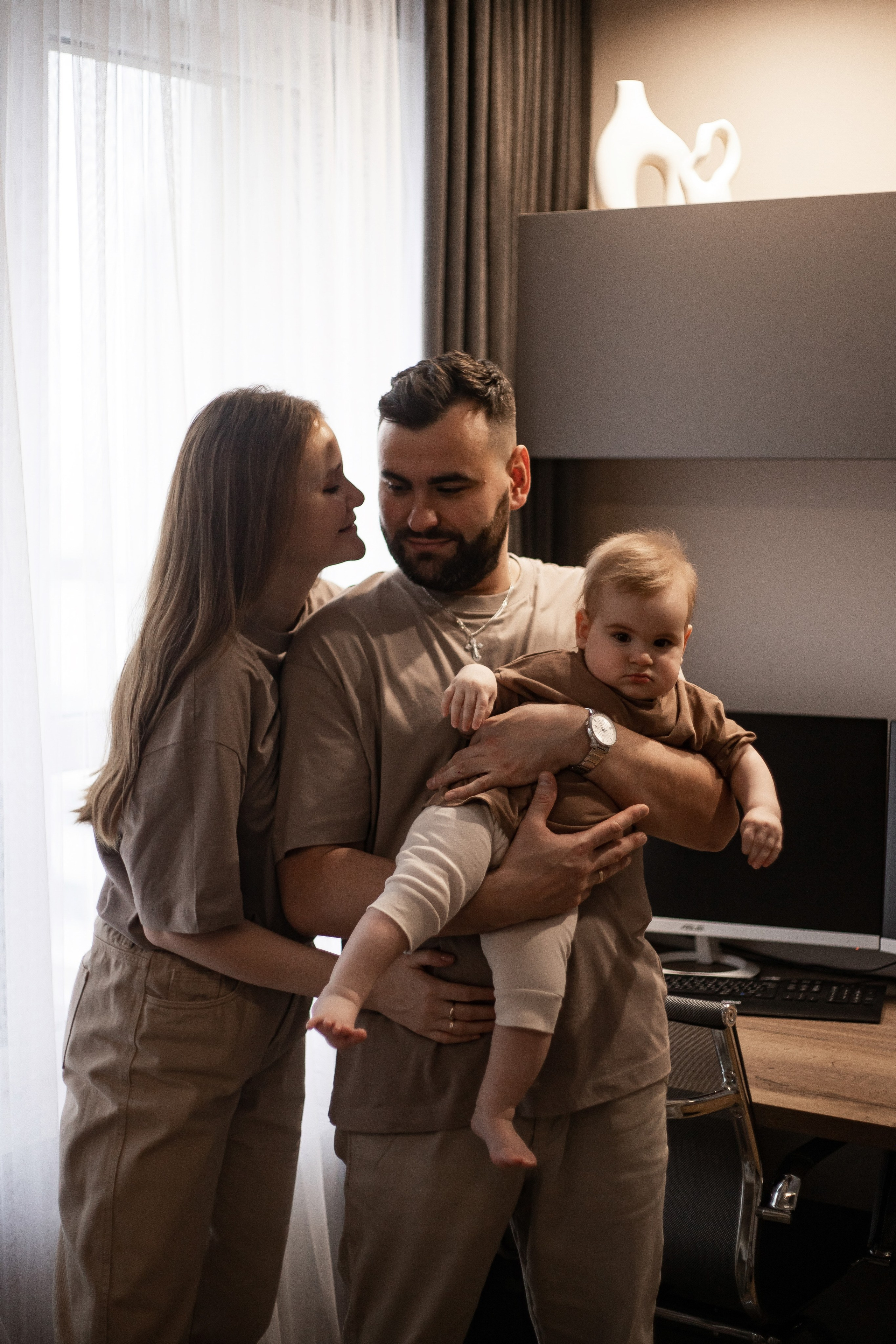 Совместный завтрак. Семейная съемка — это красивый способ признаться своей семье в любви