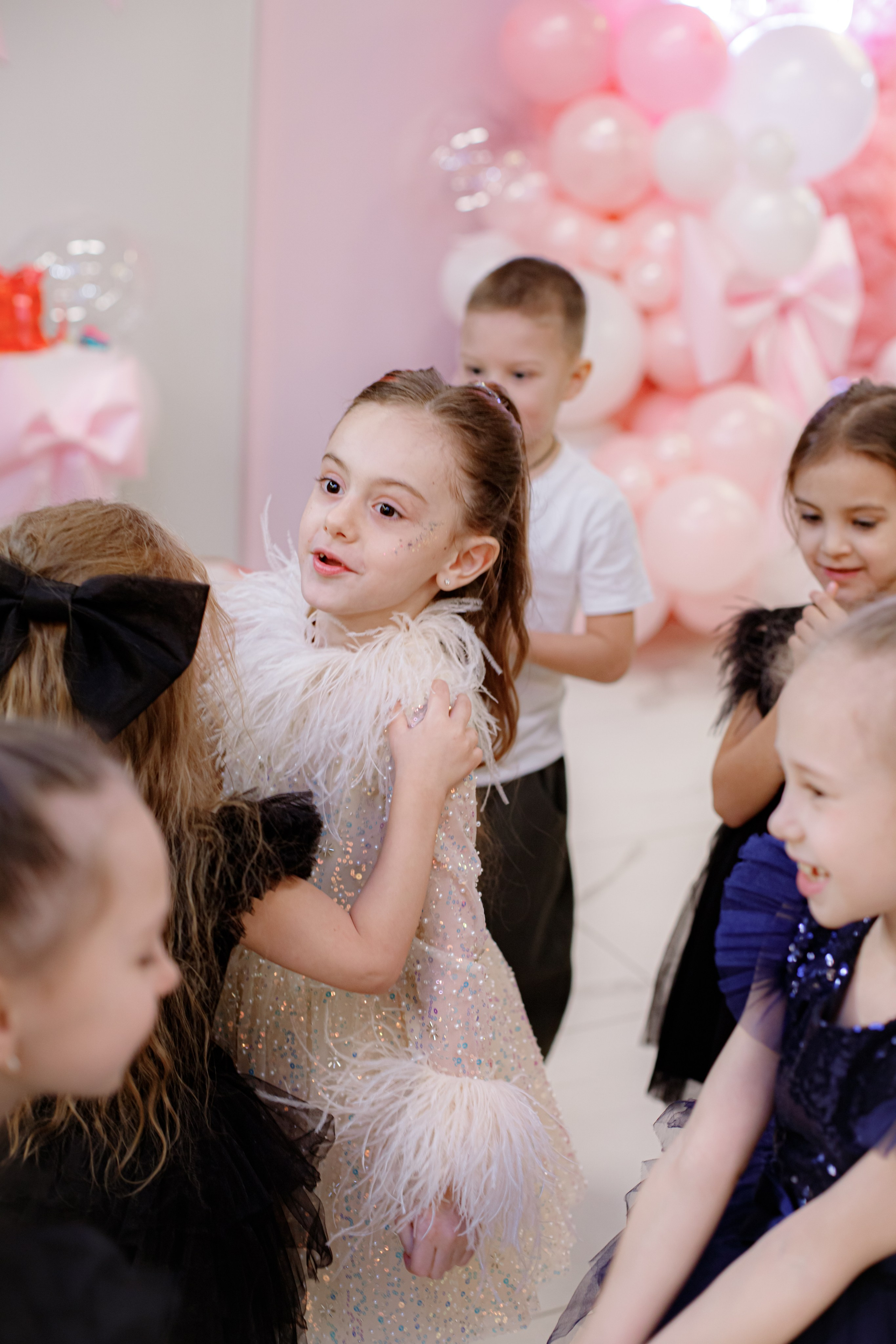 ASIA'S BIRTHDAY PARTY. Photokarish