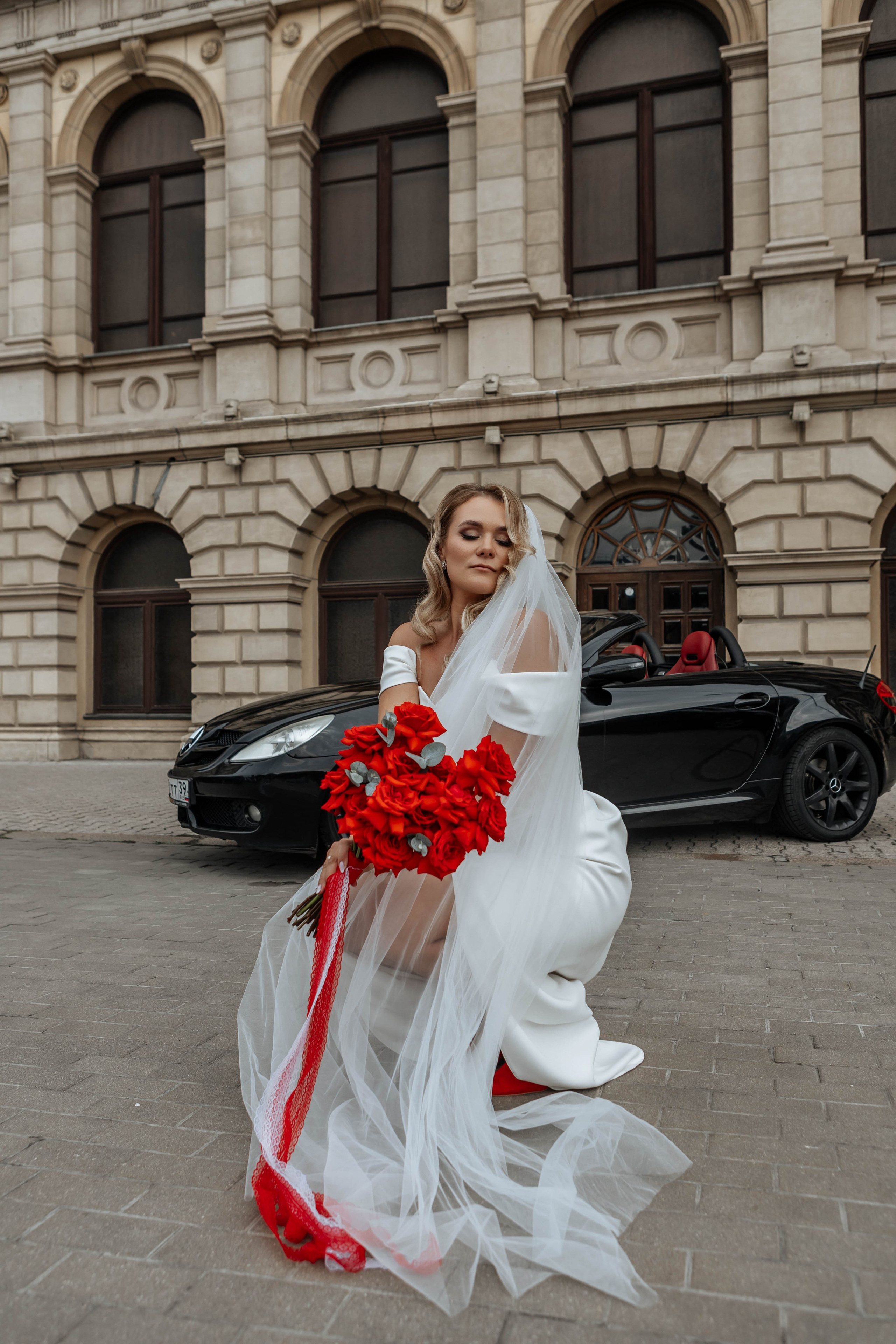 Свадебная съемка на кабриолете. Свадебный фотограф  Калининград | Москва|