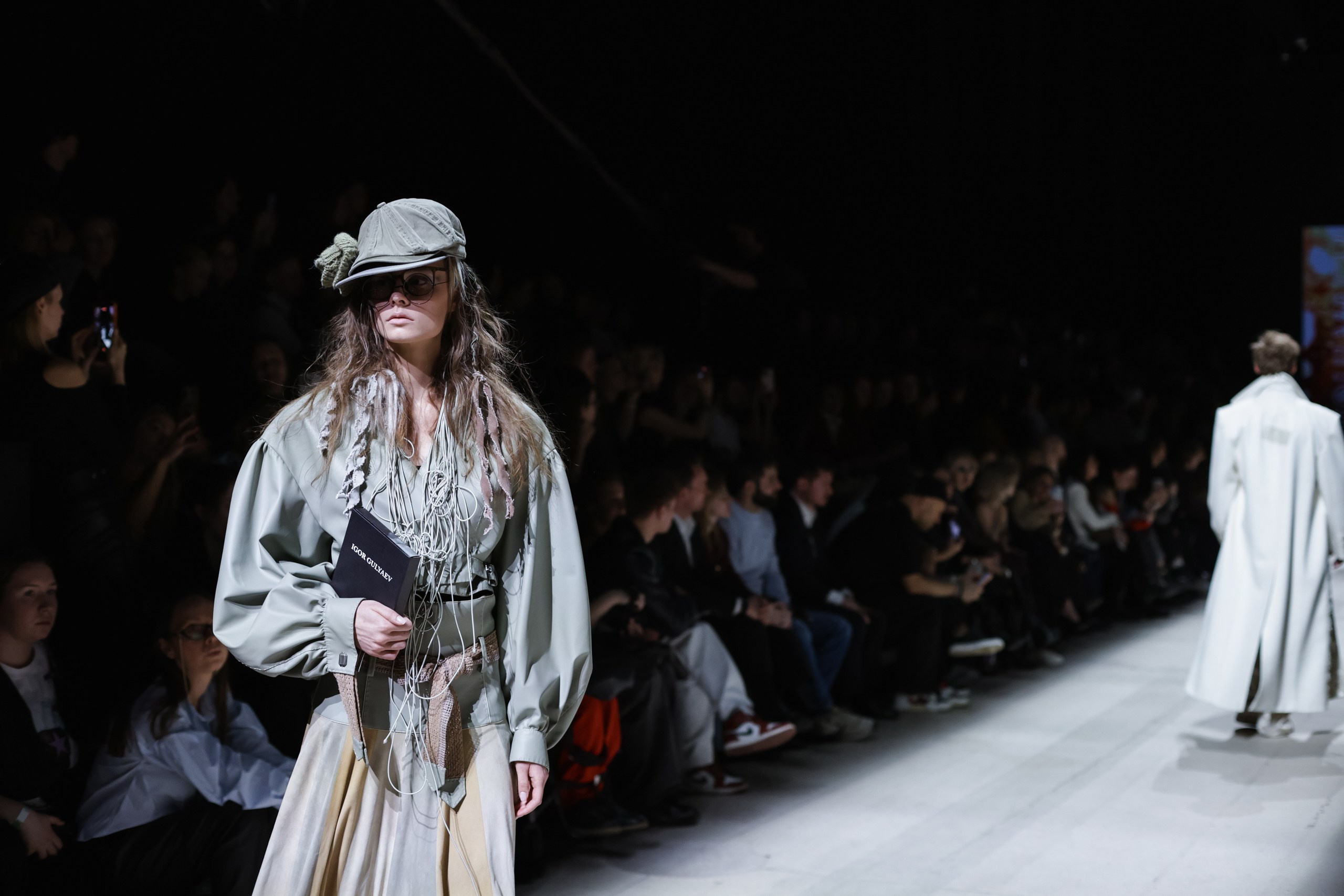 Показ IGOR GULYAEV — Moscow Fashion Week 19/03. Jane Kudryavtseva | MODEL PHOTO, PORTRAIT & EVENTS