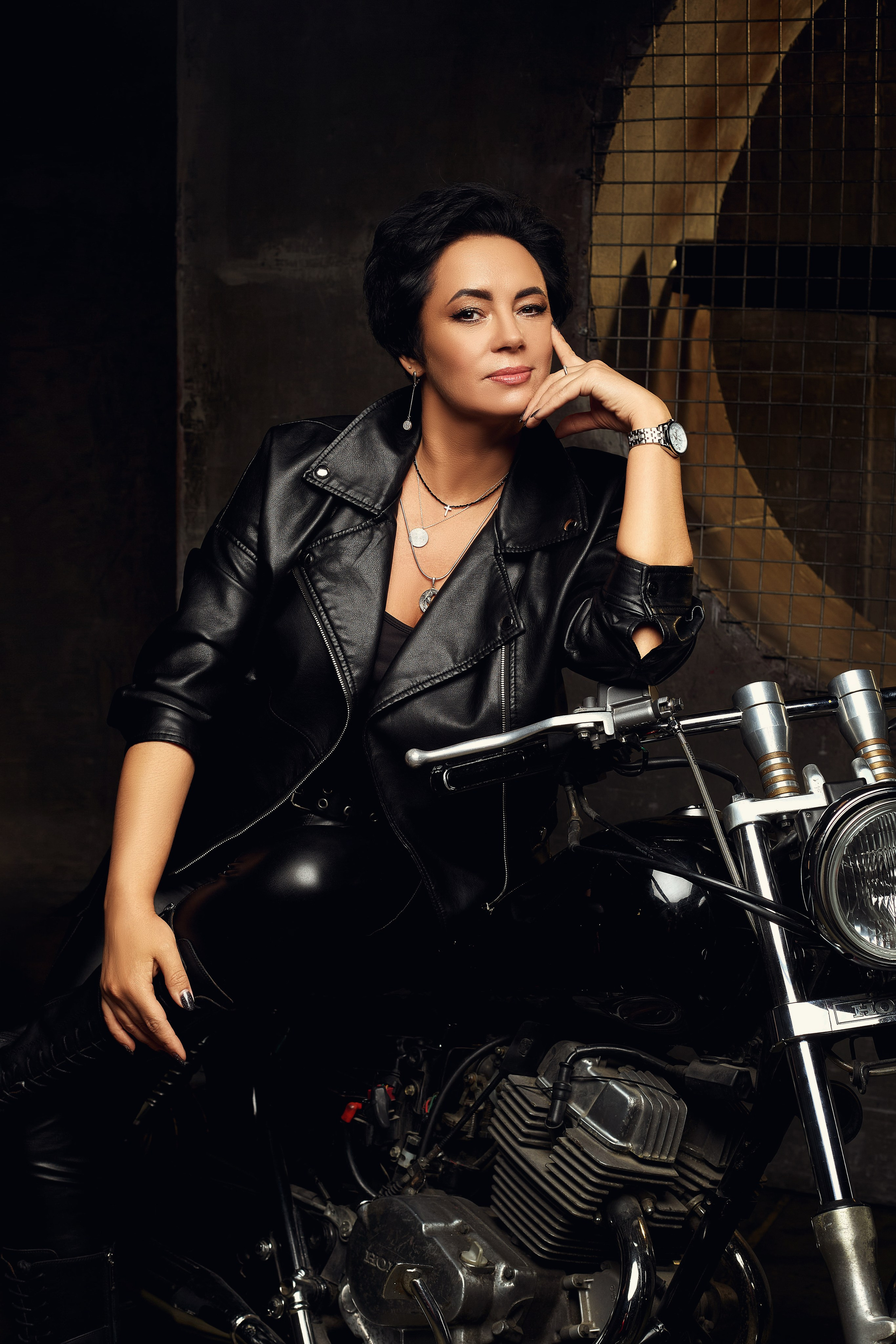 Марина и Вика. Cross-studio