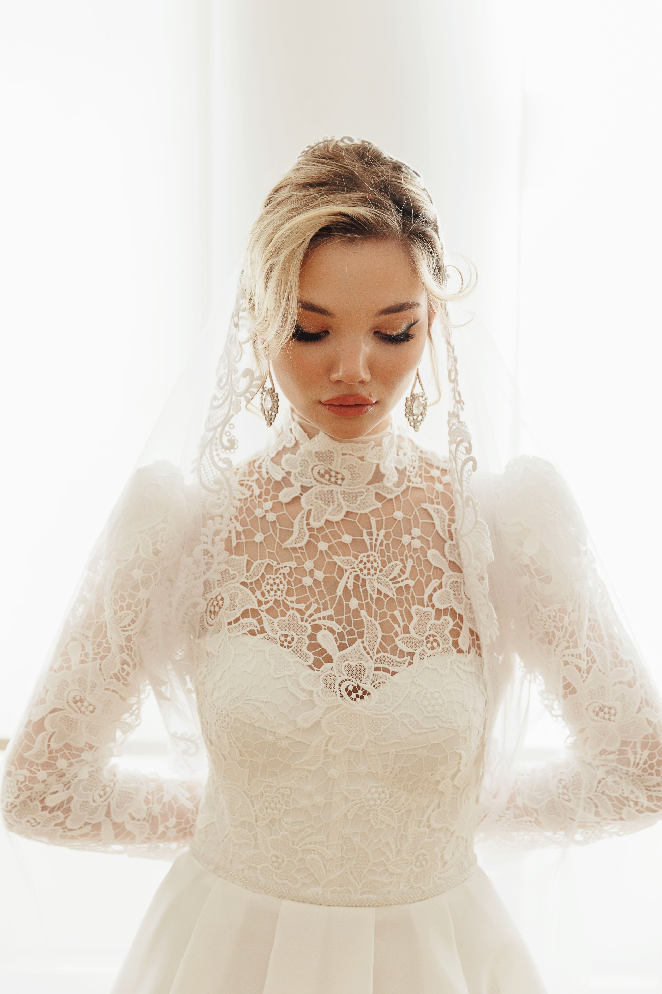 Сдержанный Портрет невесты Фотограф Денис Перминов